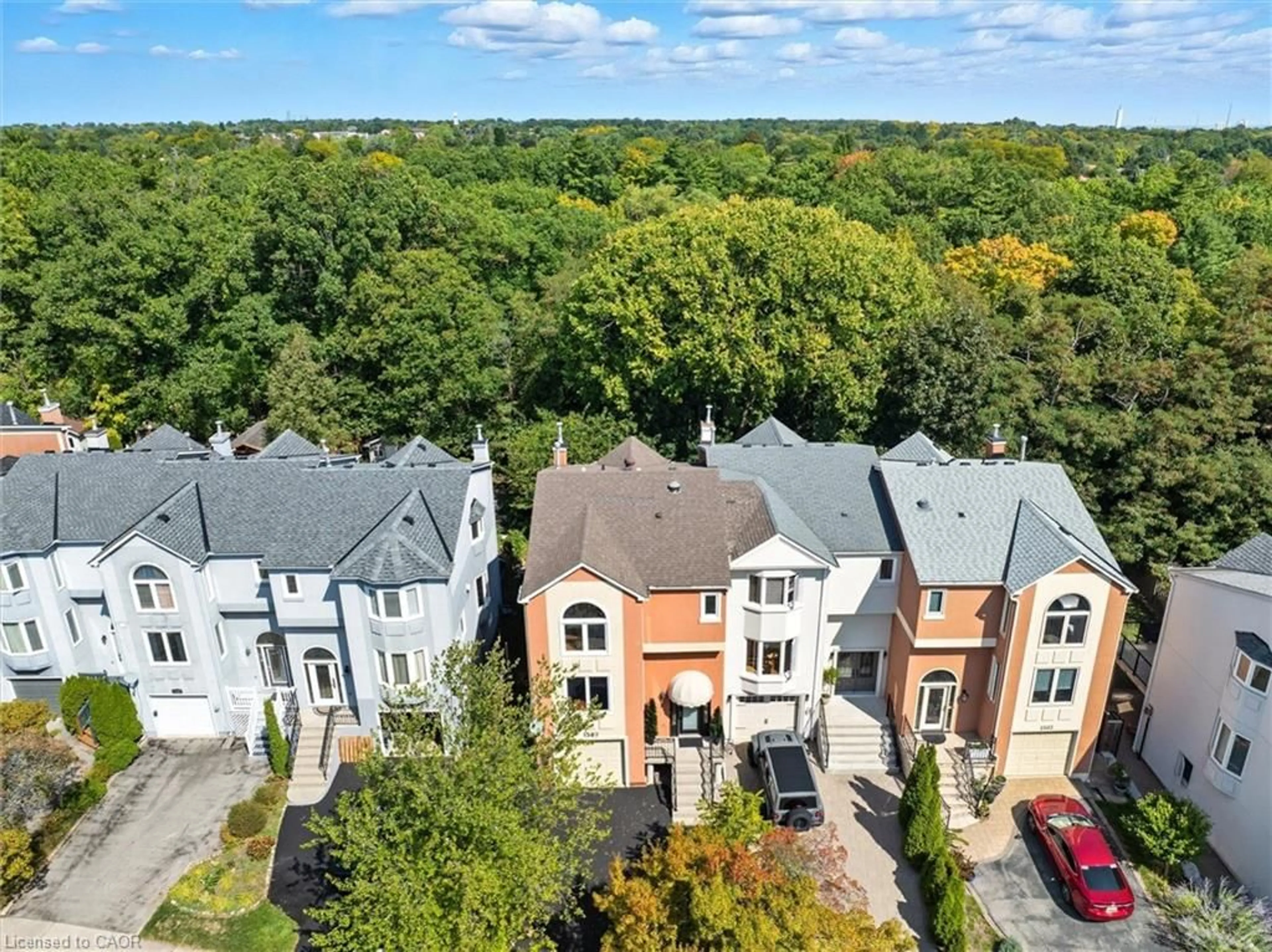 A pic from outside/outdoor area/front of a property/back of a property/a pic from drone, city buildings view from balcony for 1507 Litchfield Rd, Oakville Ontario L6H 5P4