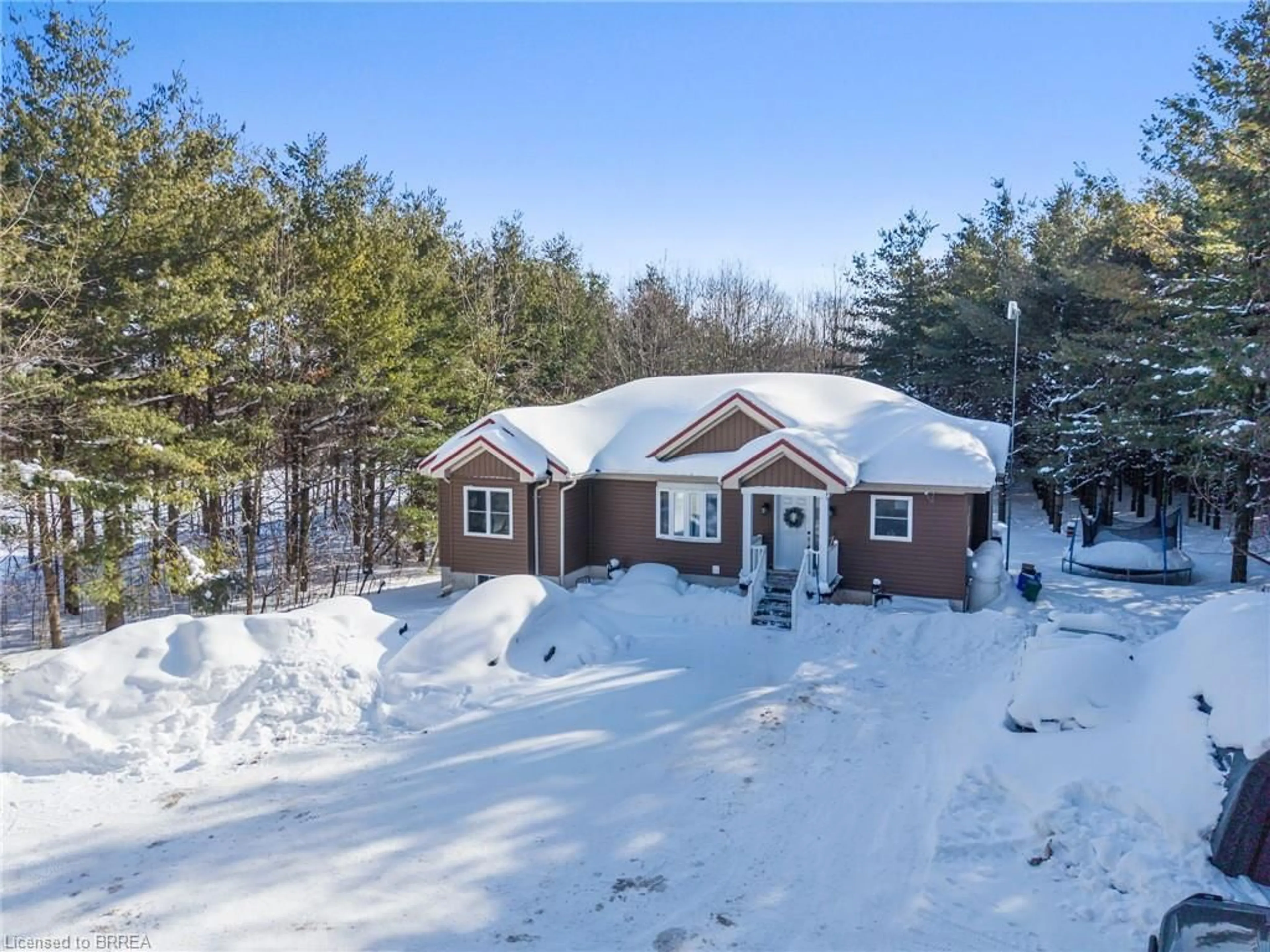 A pic from outside/outdoor area/front of a property/back of a property/a pic from drone, street for 9341 9 Sideroad, Erin Ontario L7J 2L8