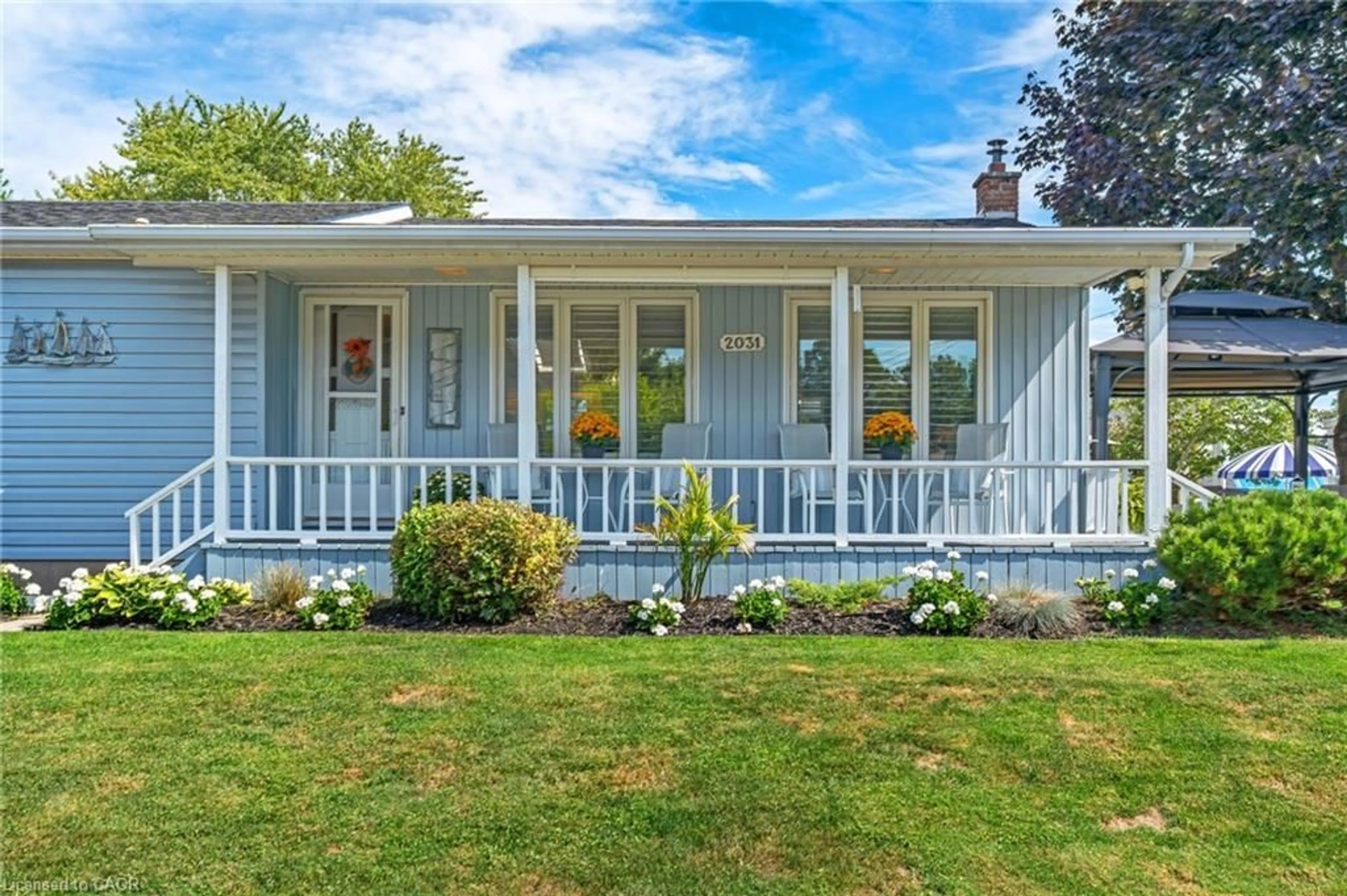 Home with vinyl exterior material, unknown for 2031 Erie St, Port Dover Ontario N0A 1N7