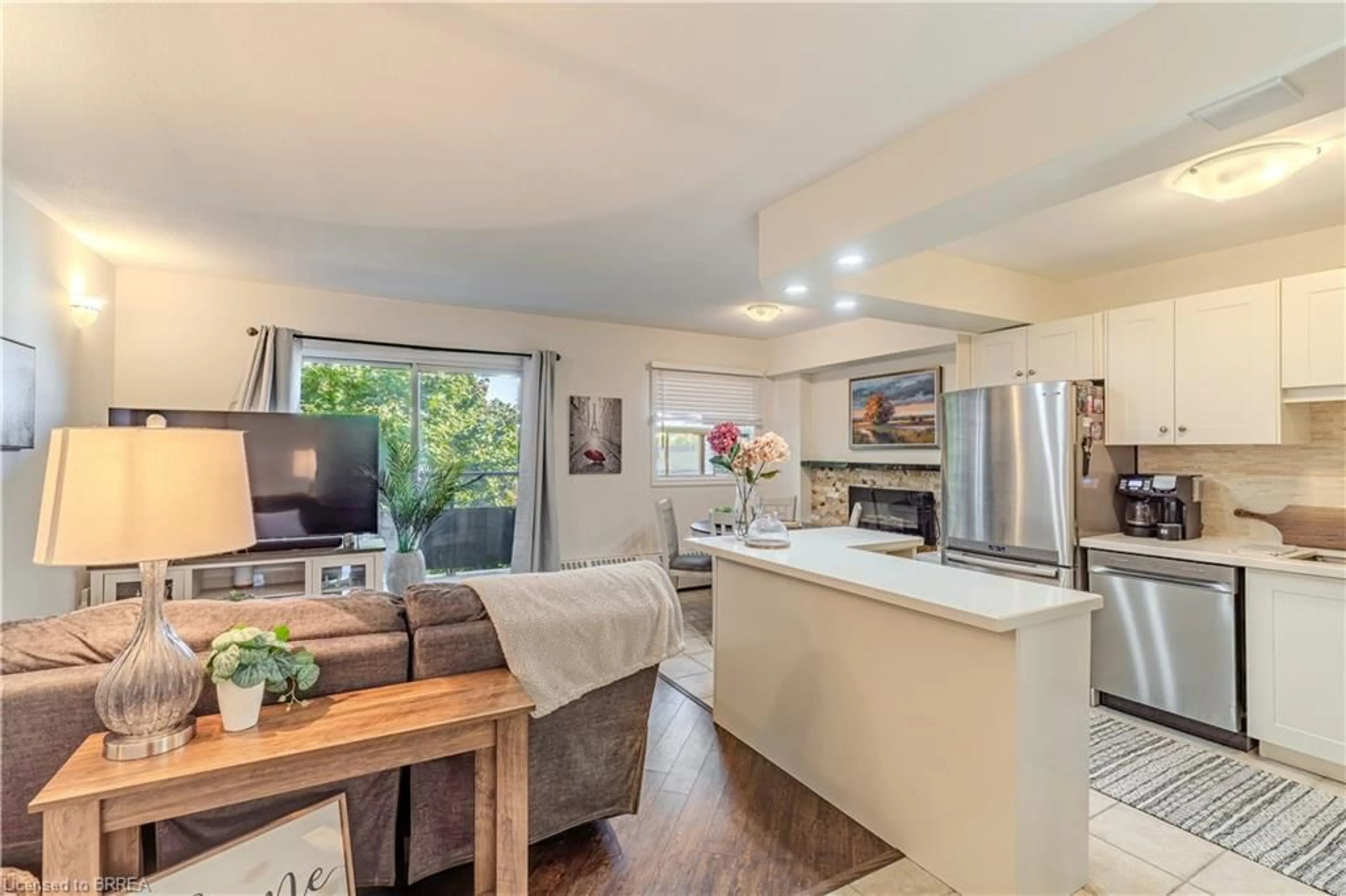 Open concept kitchen, unknown for 648 Grey St #305, Brantford Ontario N3S 4Y3