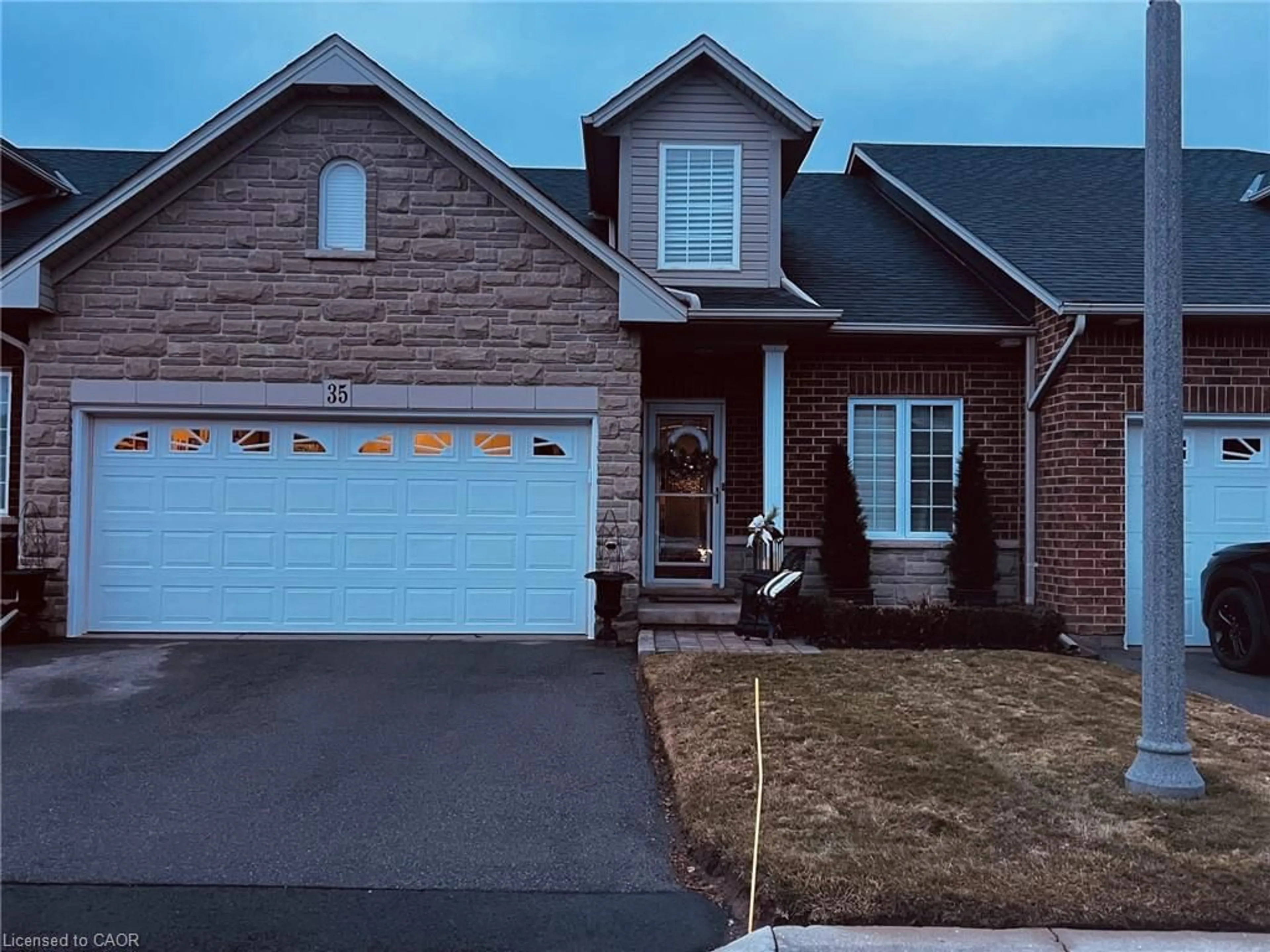 Home with brick exterior material, street for 35 Gravenhurst Trail, Glanbrook Ontario L9B 2X8