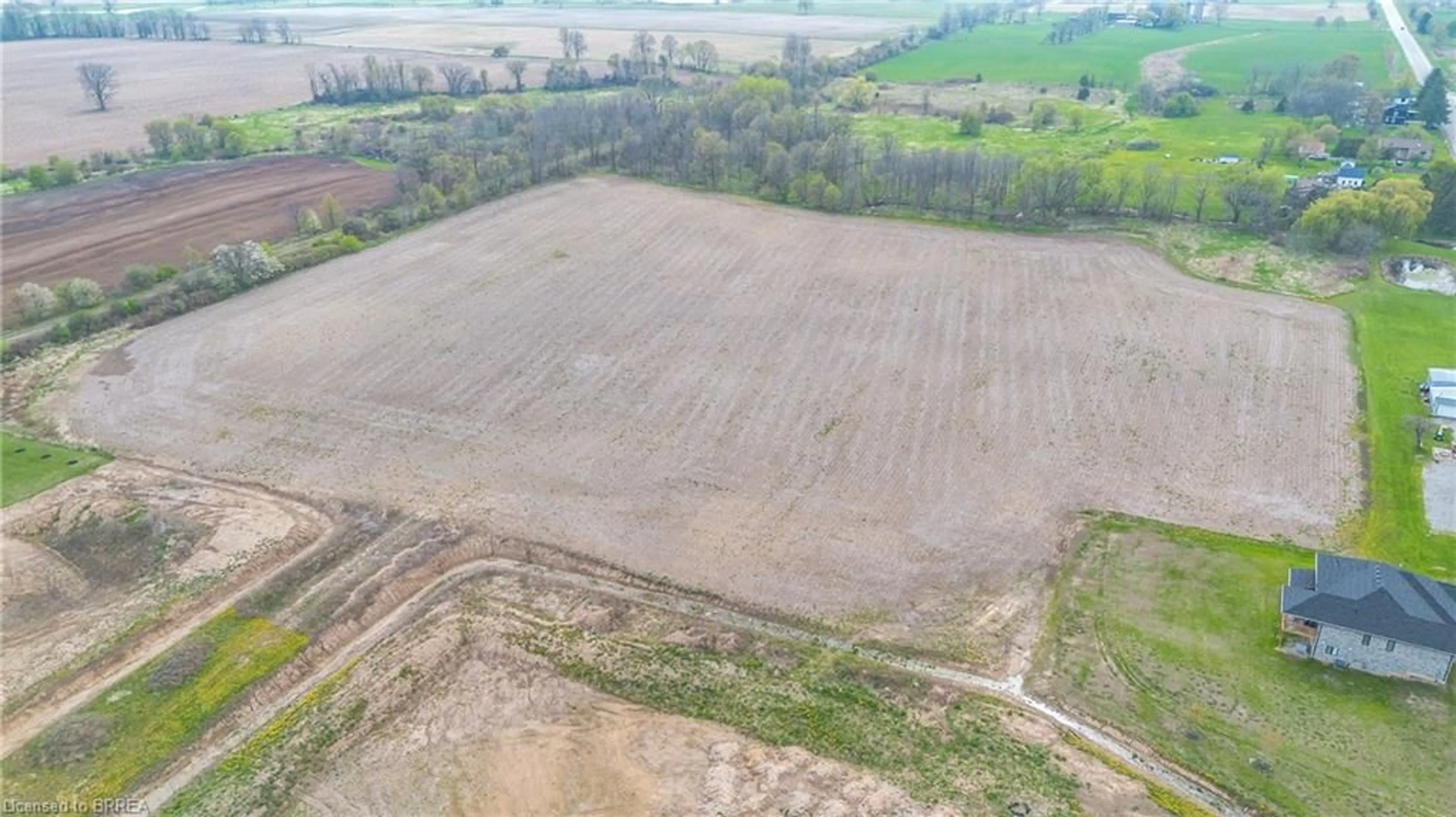 A pic from outside/outdoor area/front of a property/back of a property/a pic from drone, building for 701 Villa Nova Rd, Villa Nova Ontario N0E 1Y0