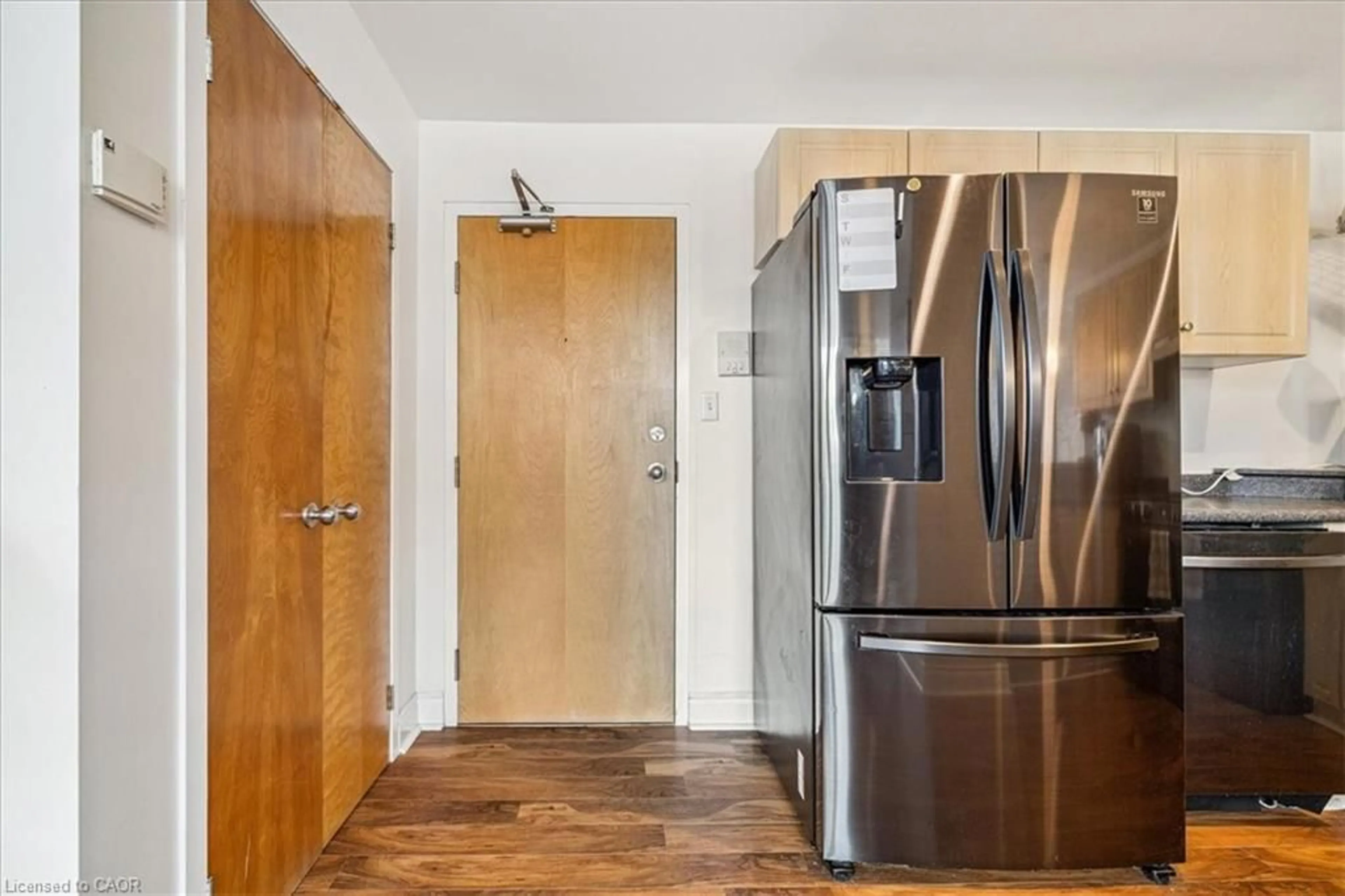 Indoor entryway for 73 Garfield Ave #1B, Hamilton Ontario L8M 2S3