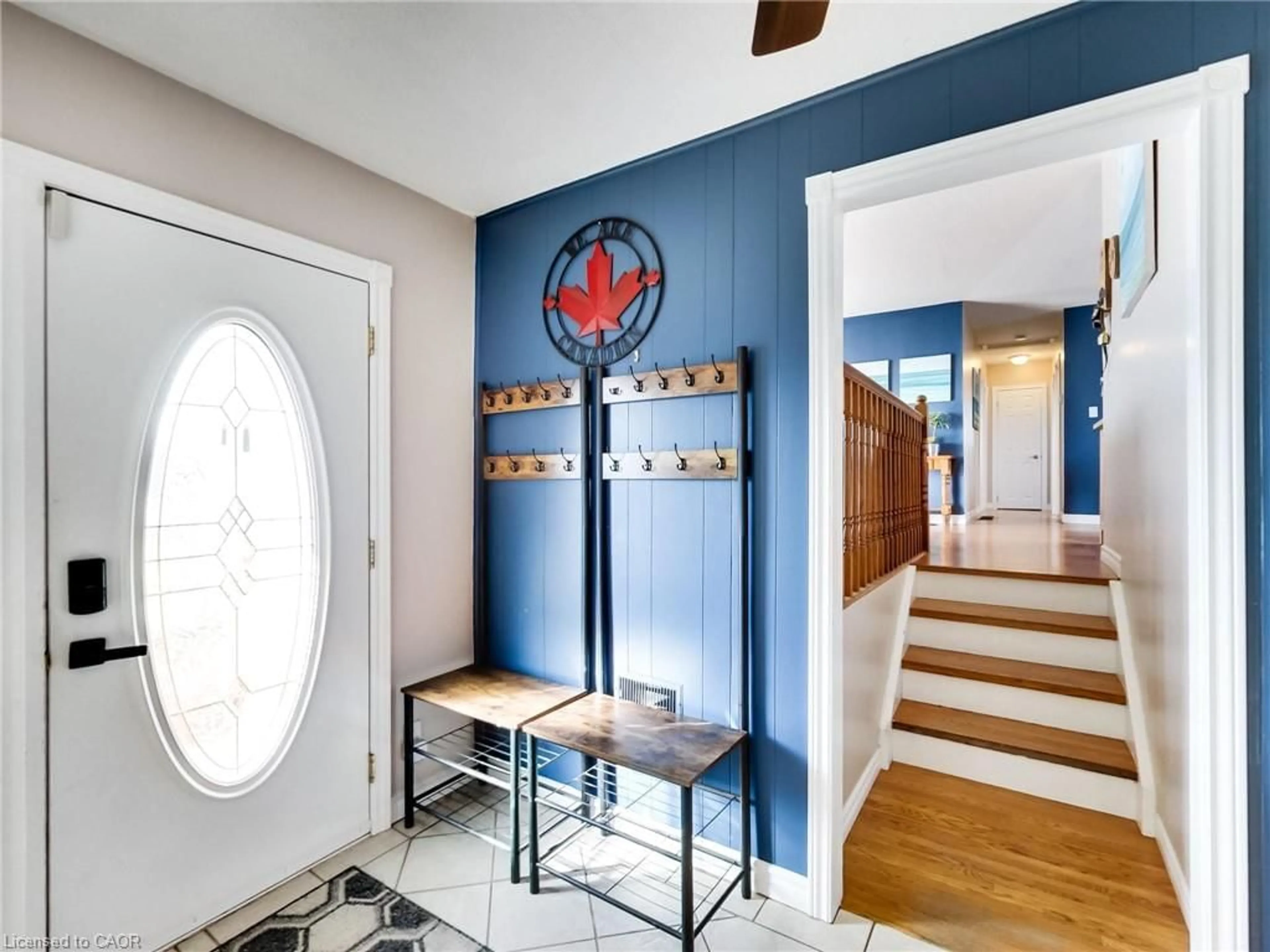 Indoor entryway for 9183 Silver St, Caistor Centre Ontario L0R 1E0