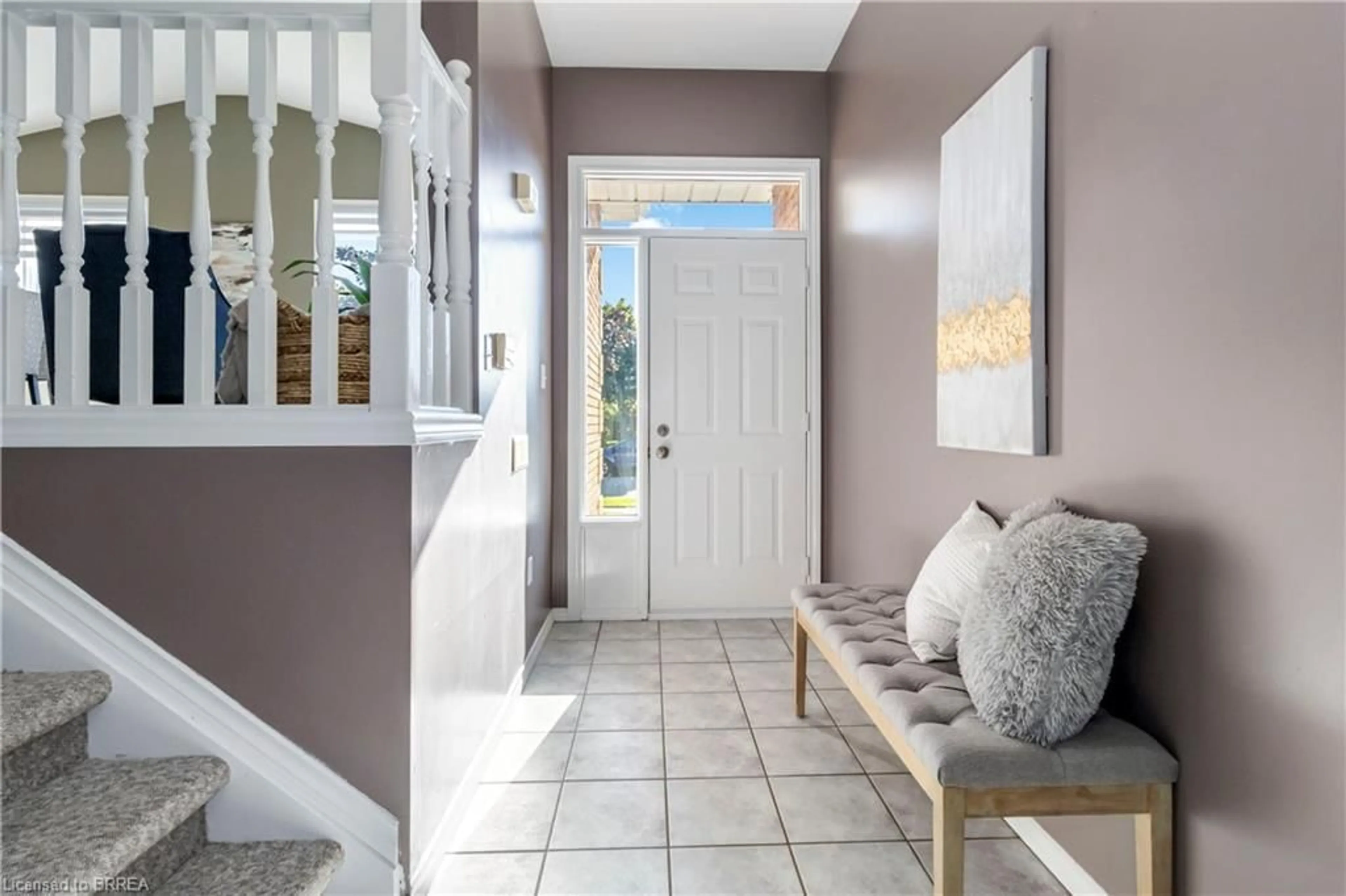 Indoor entryway for 5 Cork Cres, Brantford Ontario N3V 1E3