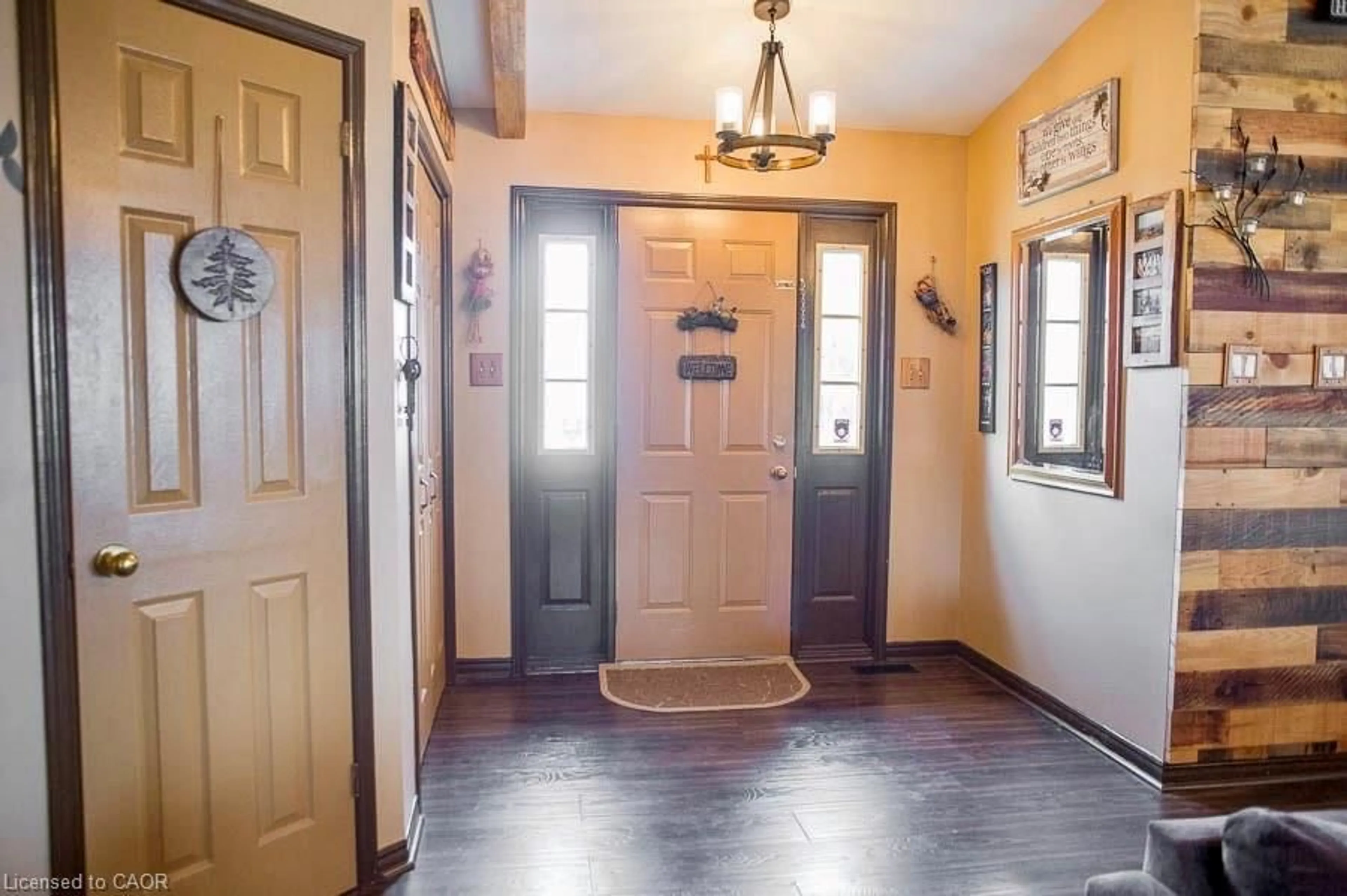 Indoor entryway for 333 6th Concession Rd, Cathcart Ontario N0E 1B0