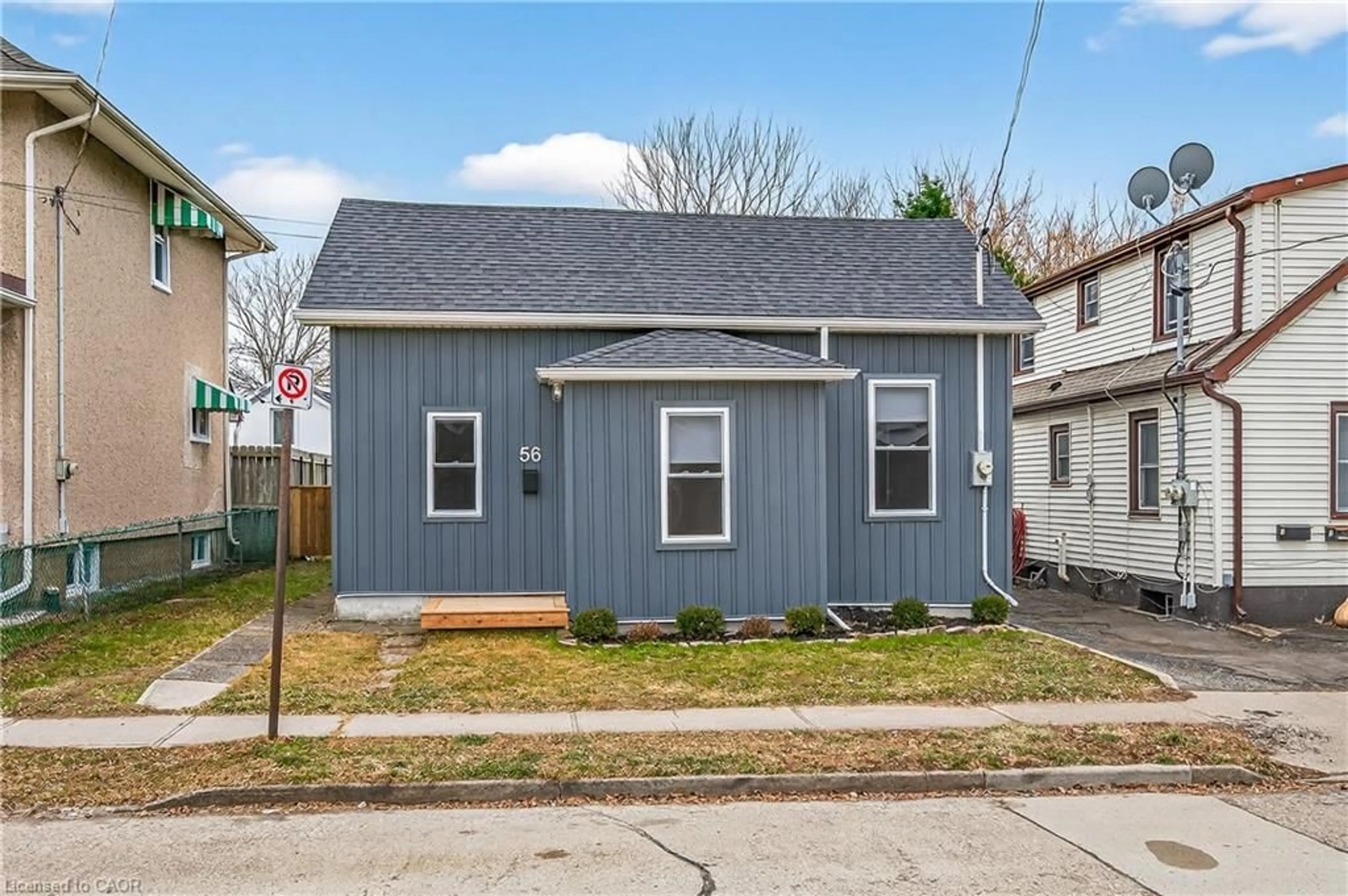 Home with vinyl exterior material, street for 56 Division St, St. Catharines Ontario L2R 3G5