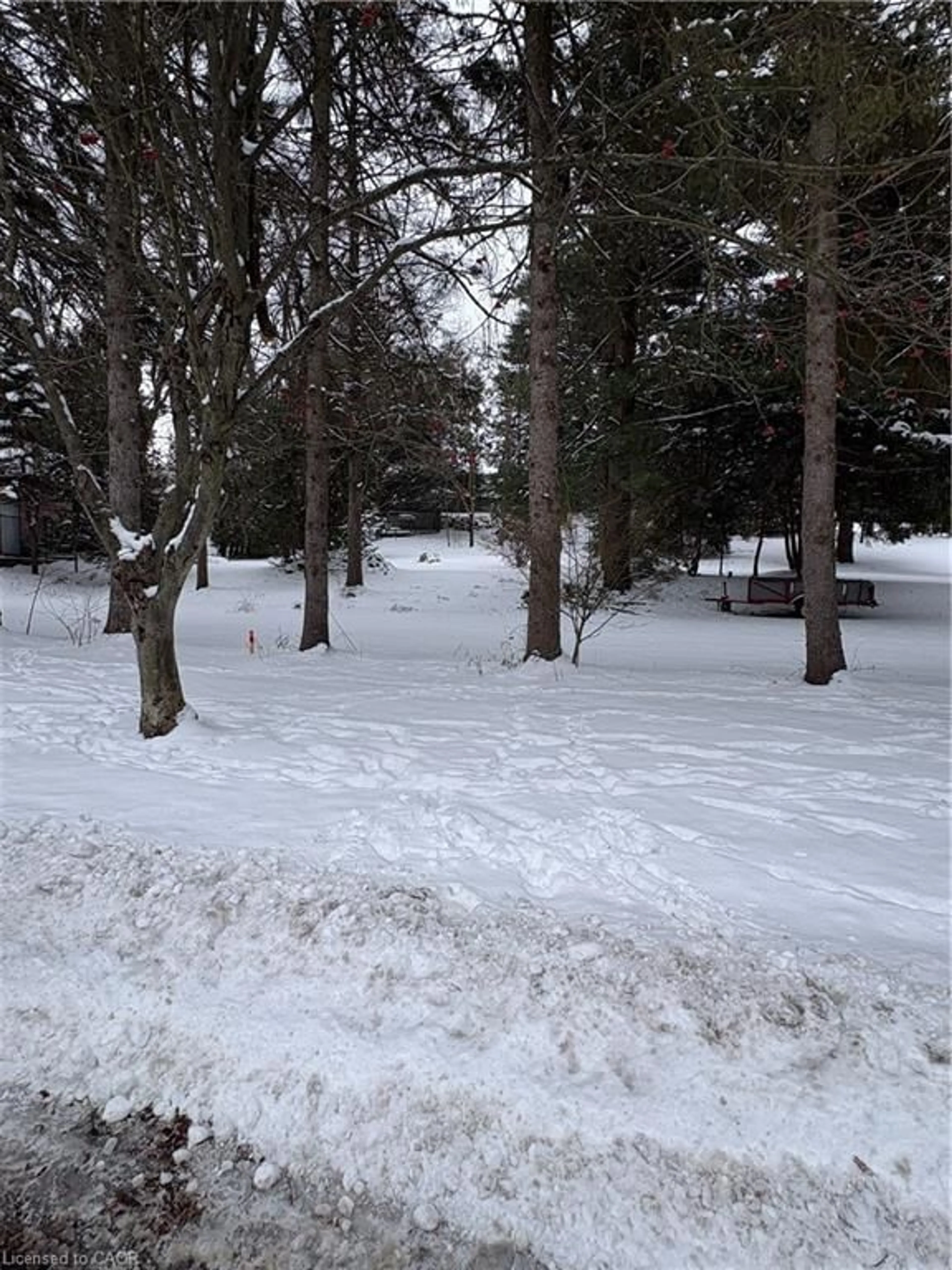 Blurry image for 152 Mccall Cres, Simcoe Ontario N3Y 2E1