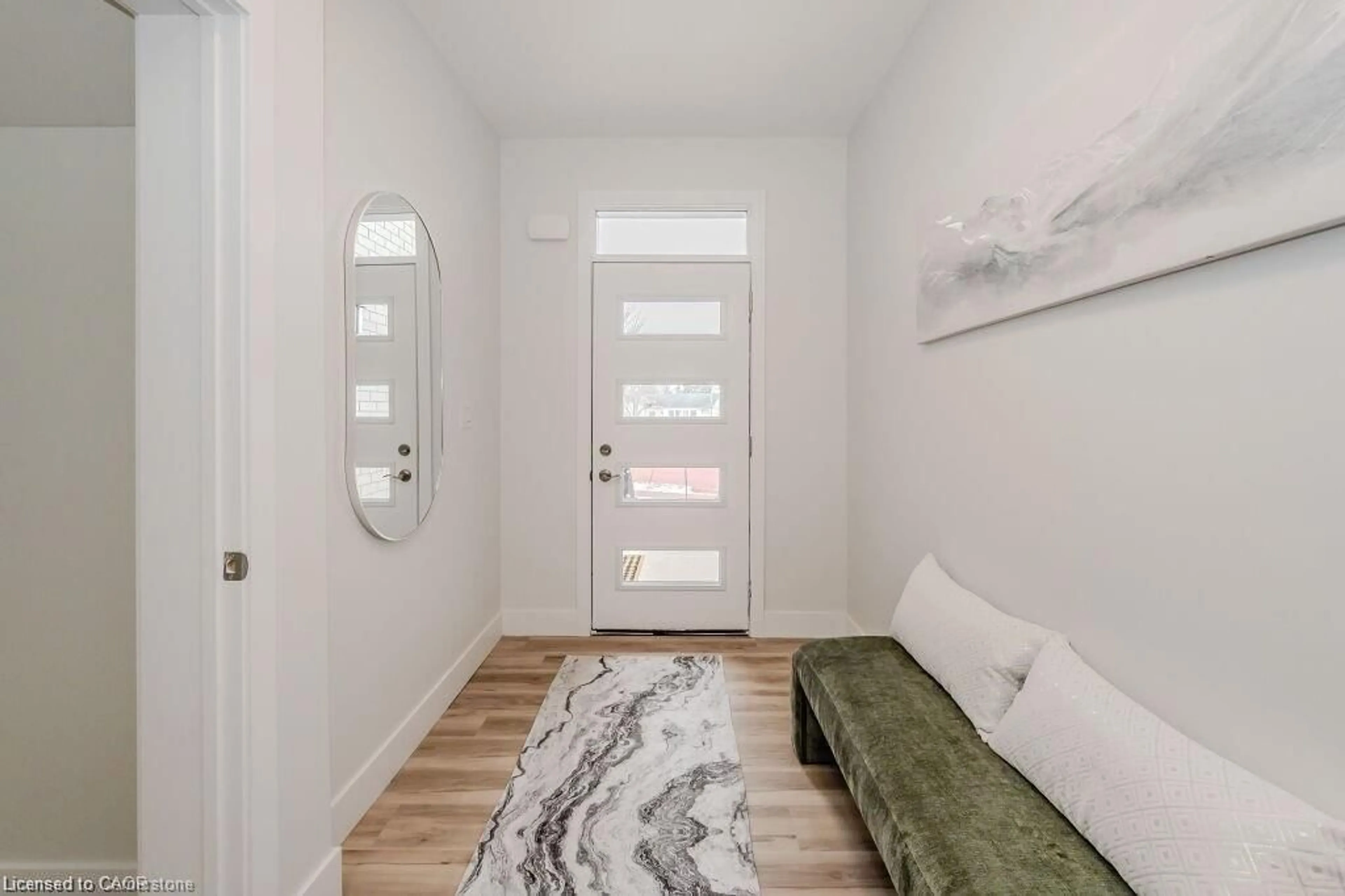 Indoor entryway for 498 Karn St, Kitchener Ontario N2M 2C1