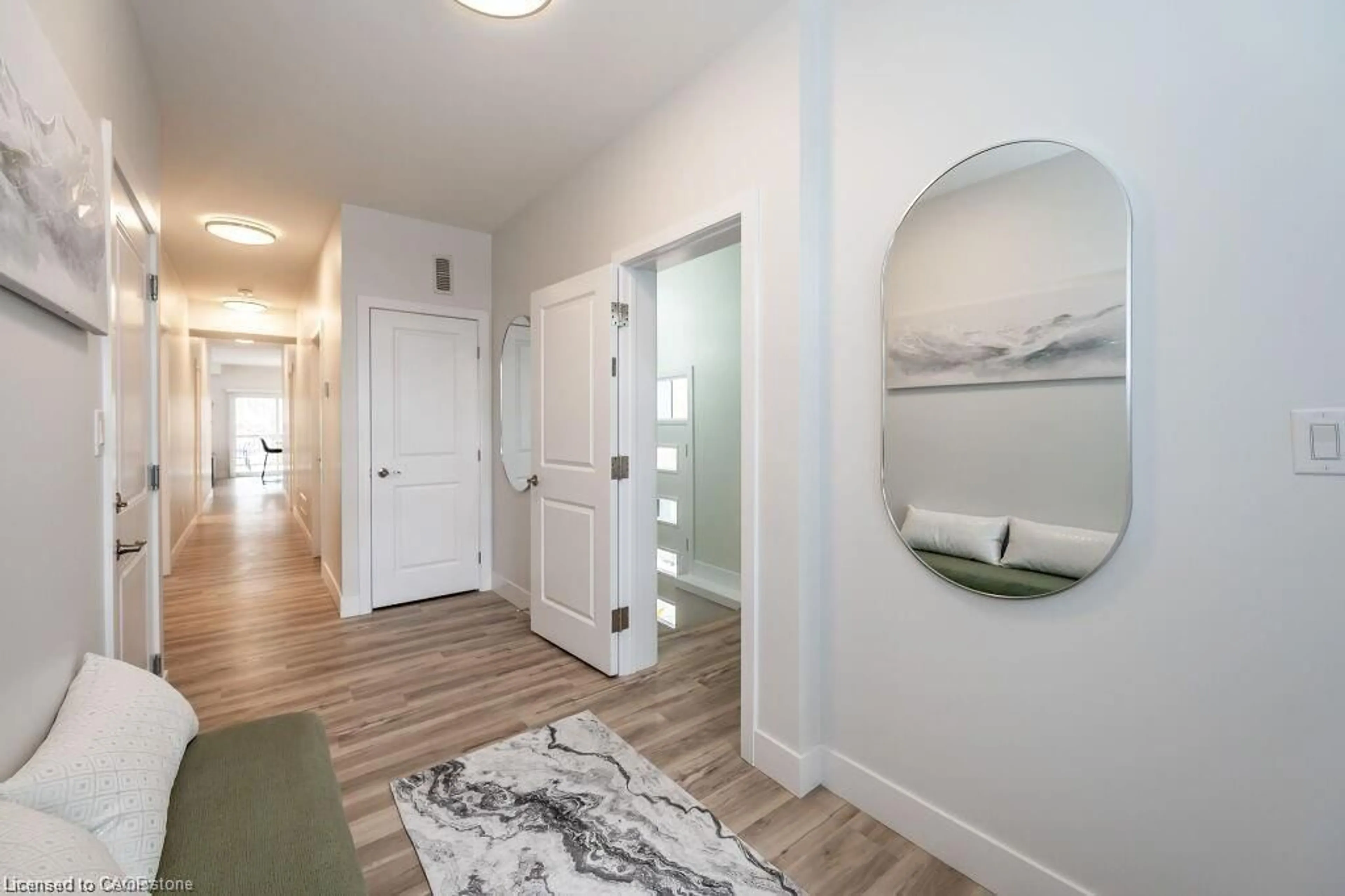 Indoor entryway for 498 Karn St, Kitchener Ontario N2M 2C1