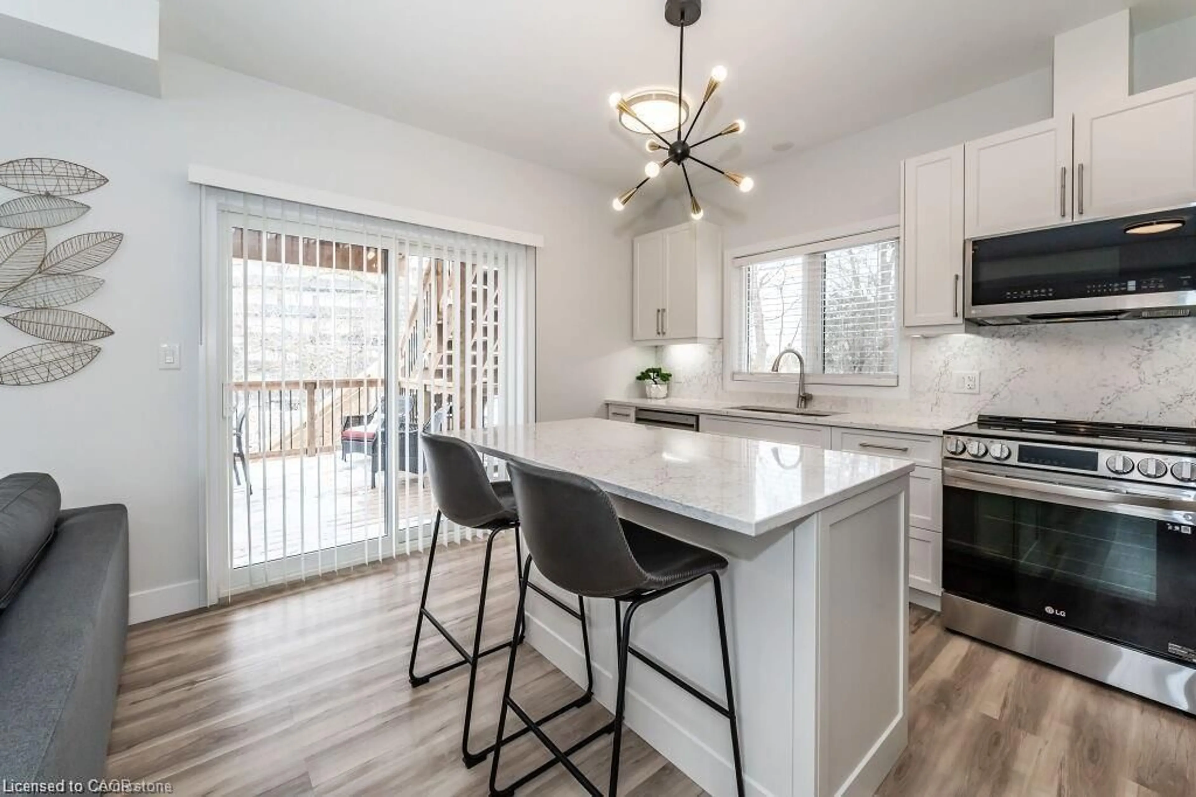 Open concept kitchen, unknown for 498 Karn St, Kitchener Ontario N2M 2C1