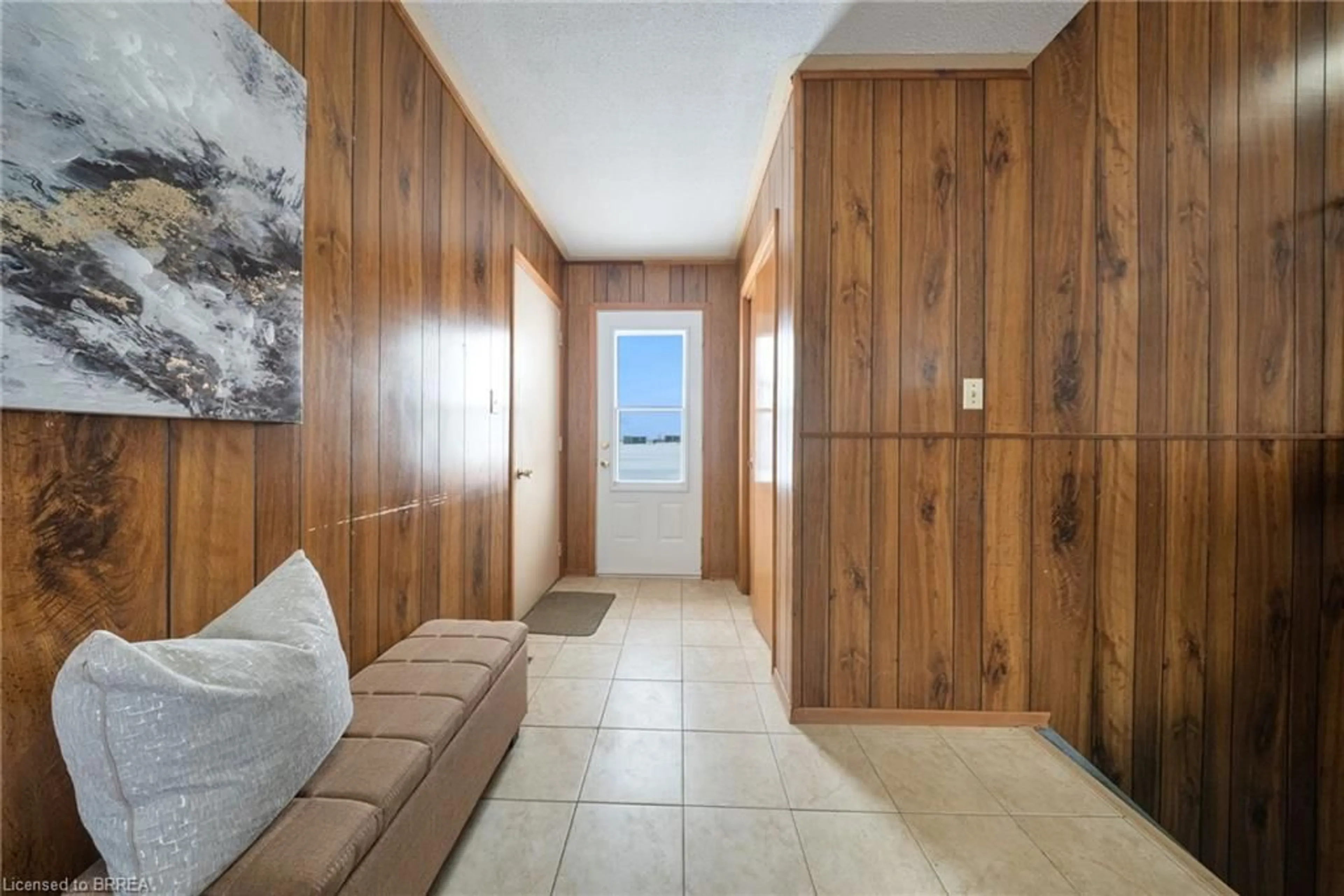 Indoor entryway for 1805 County Line 74, Waterford Ontario N0E 1Y0