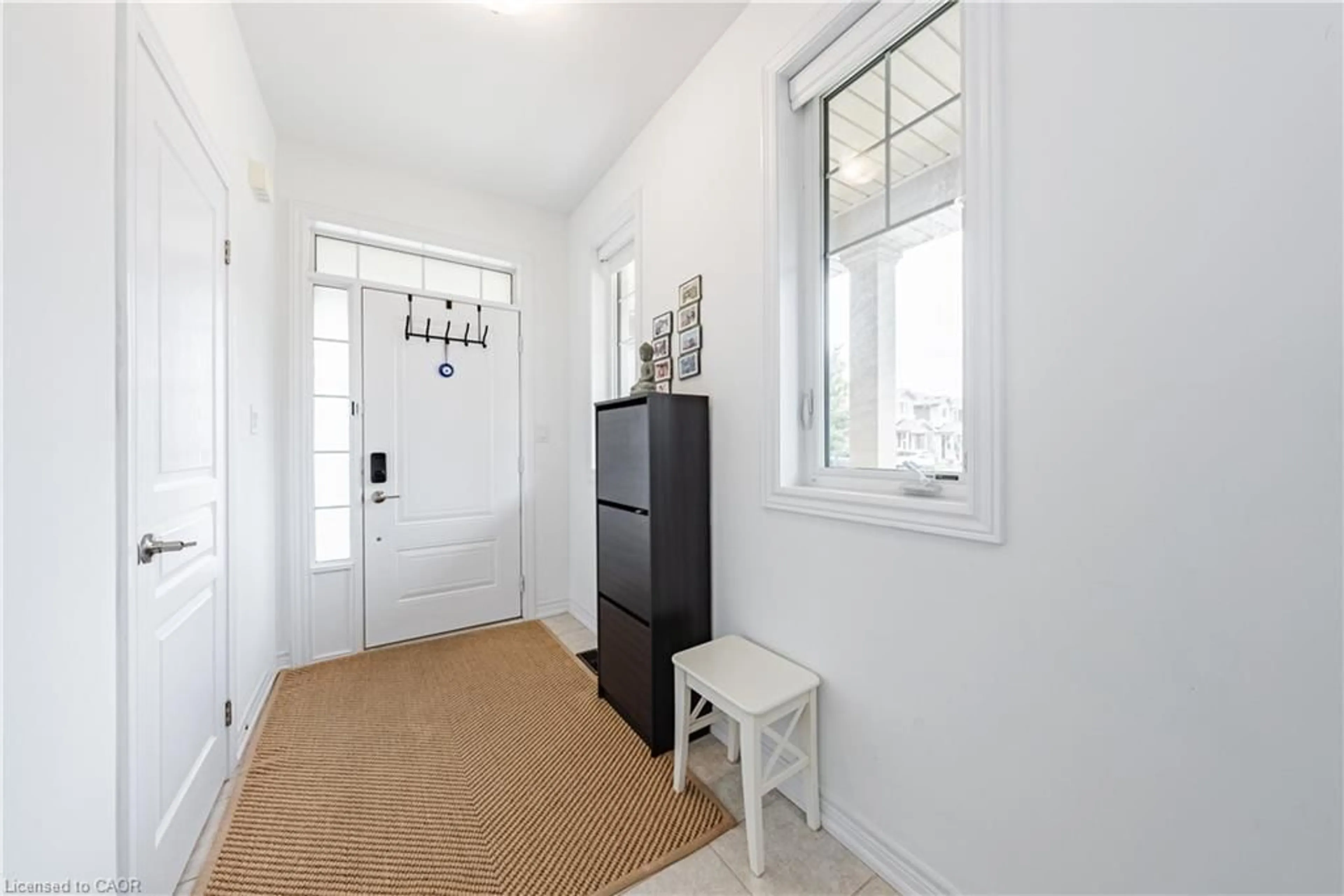 Indoor entryway for 1890 Rymal Rd #160, Hamilton Ontario L0R 1P0