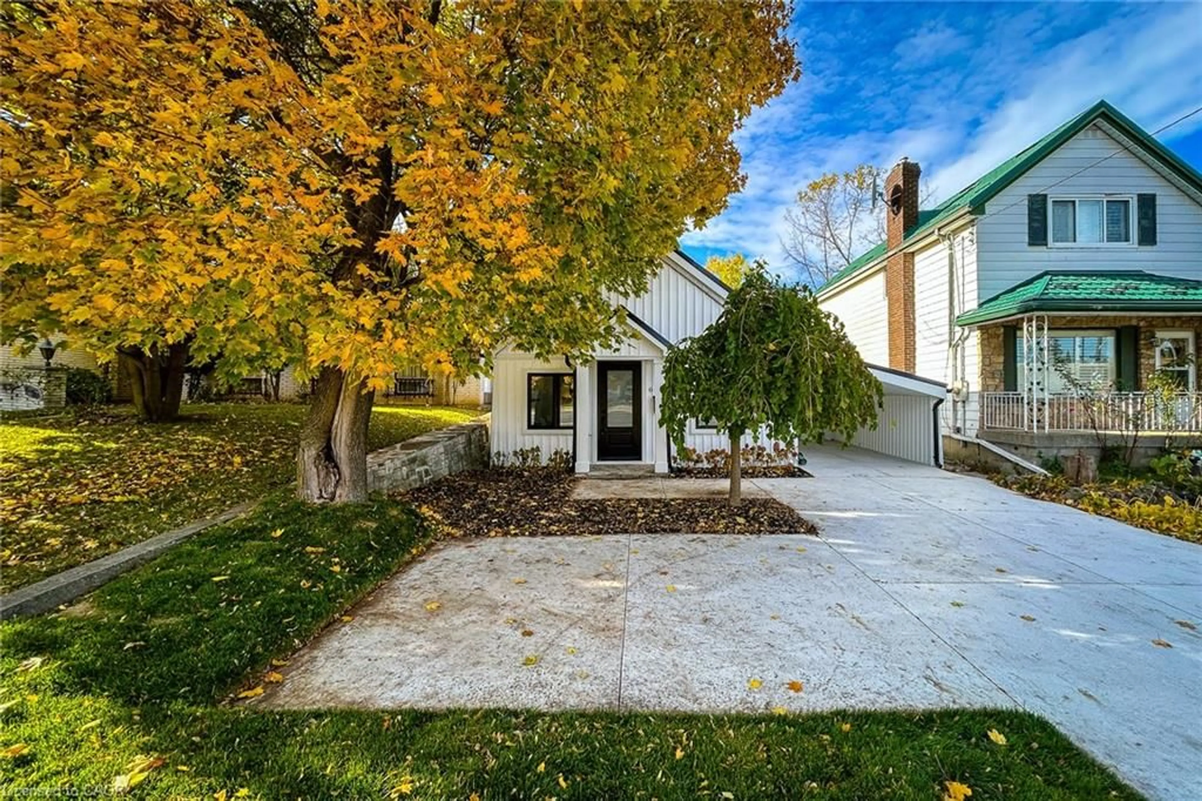 Unknown for 654 West 5th St, Hamilton Ontario L9C 3R2