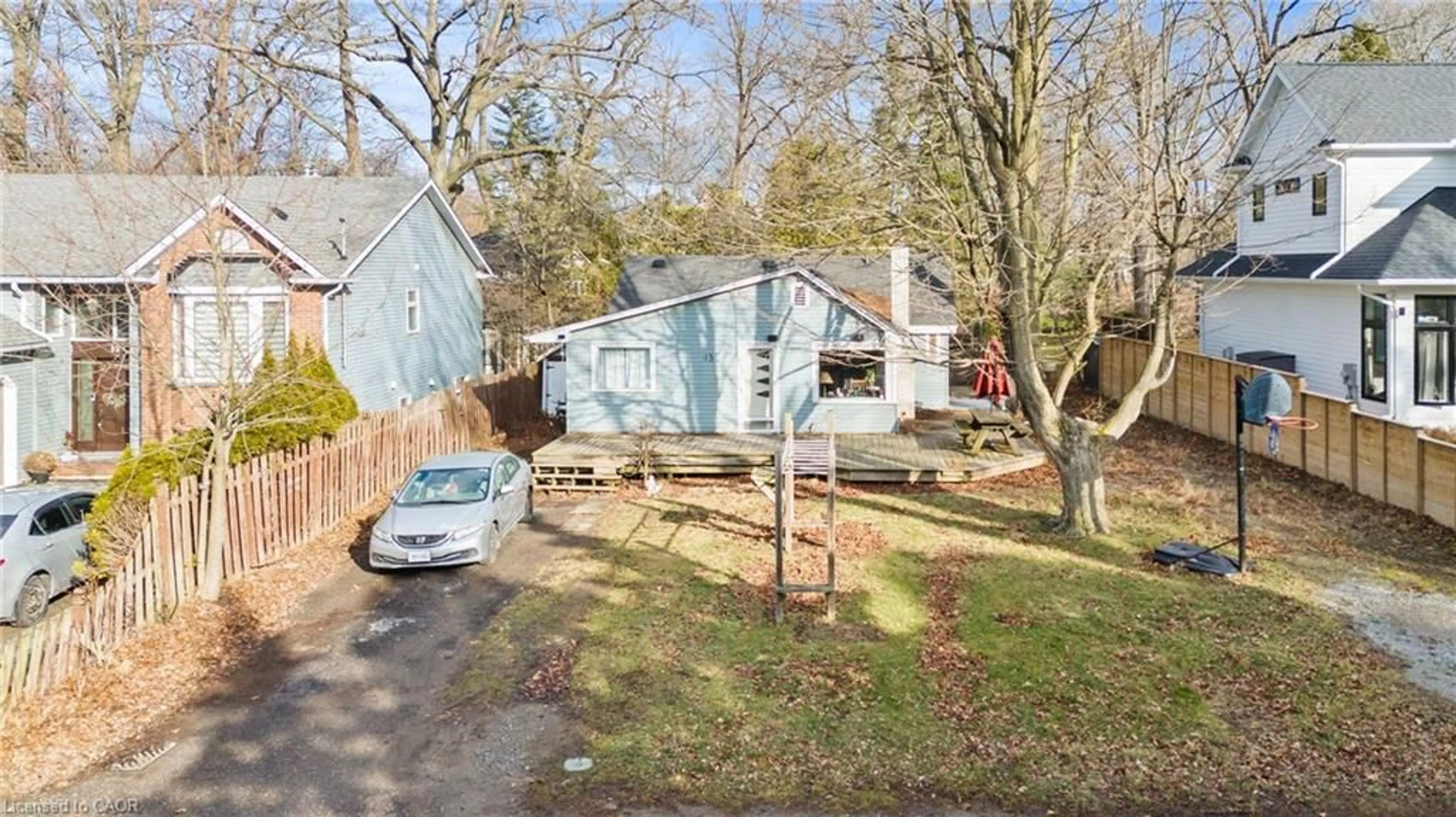 A pic from outside/outdoor area/front of a property/back of a property/a pic from drone, street for 13 Wilberforce Ave, Niagara-on-the-Lake Ontario L0S 1J0