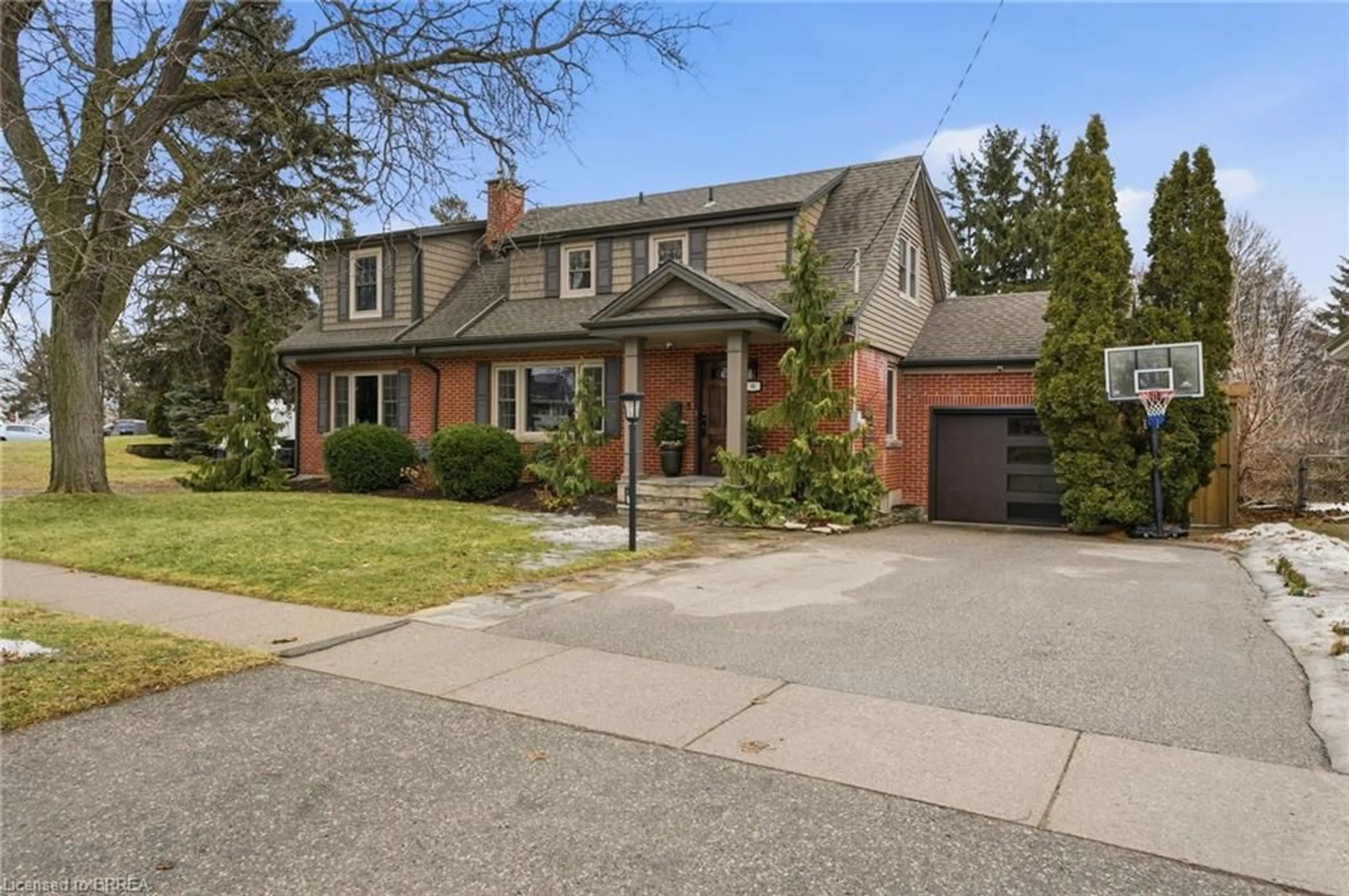 Home with brick exterior material, street for 86 Elm St, Brantford Ontario N3R 4V2