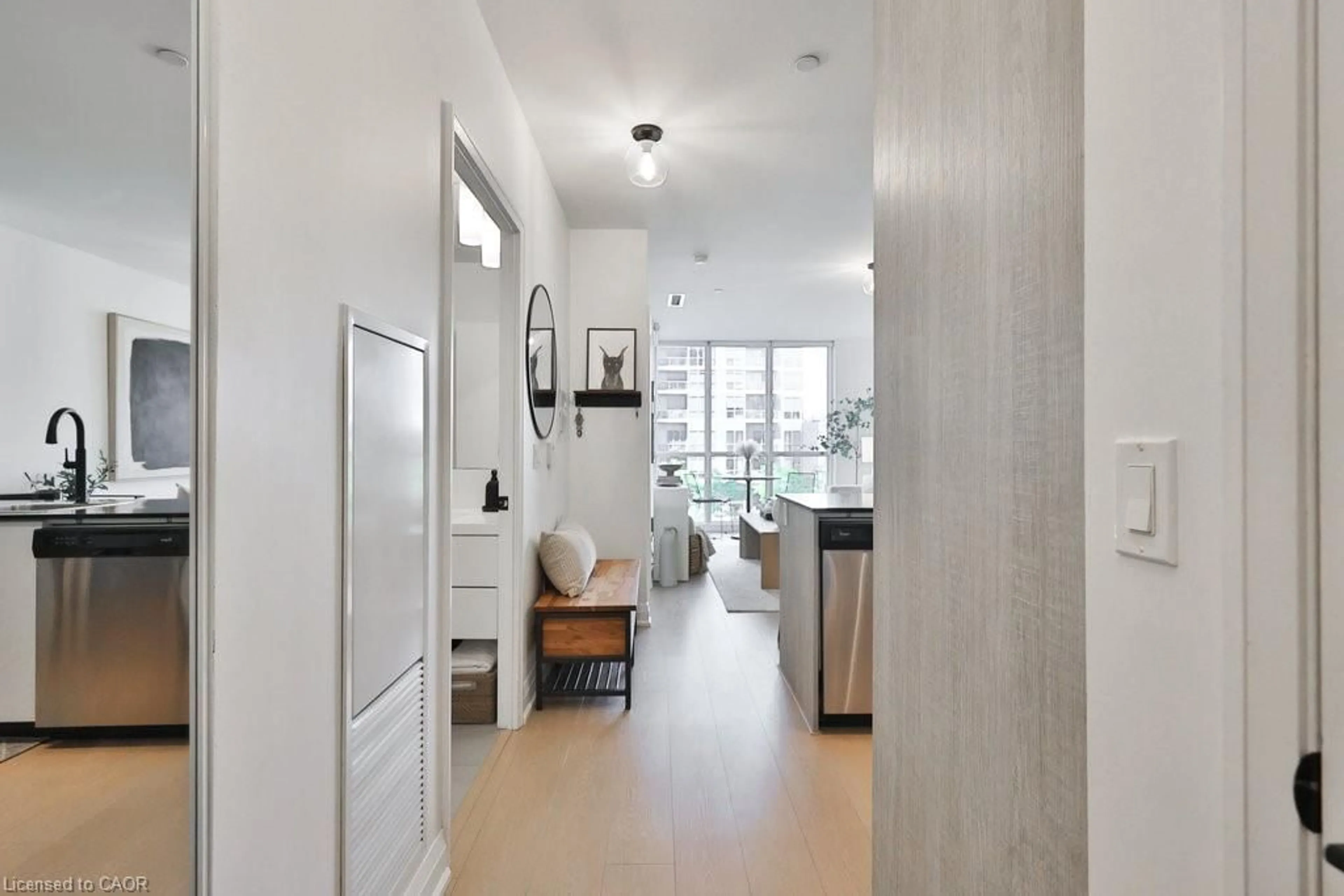 Indoor entryway for 9 Valhalla Inn Rd #306, Toronto Ontario M9B 0B2