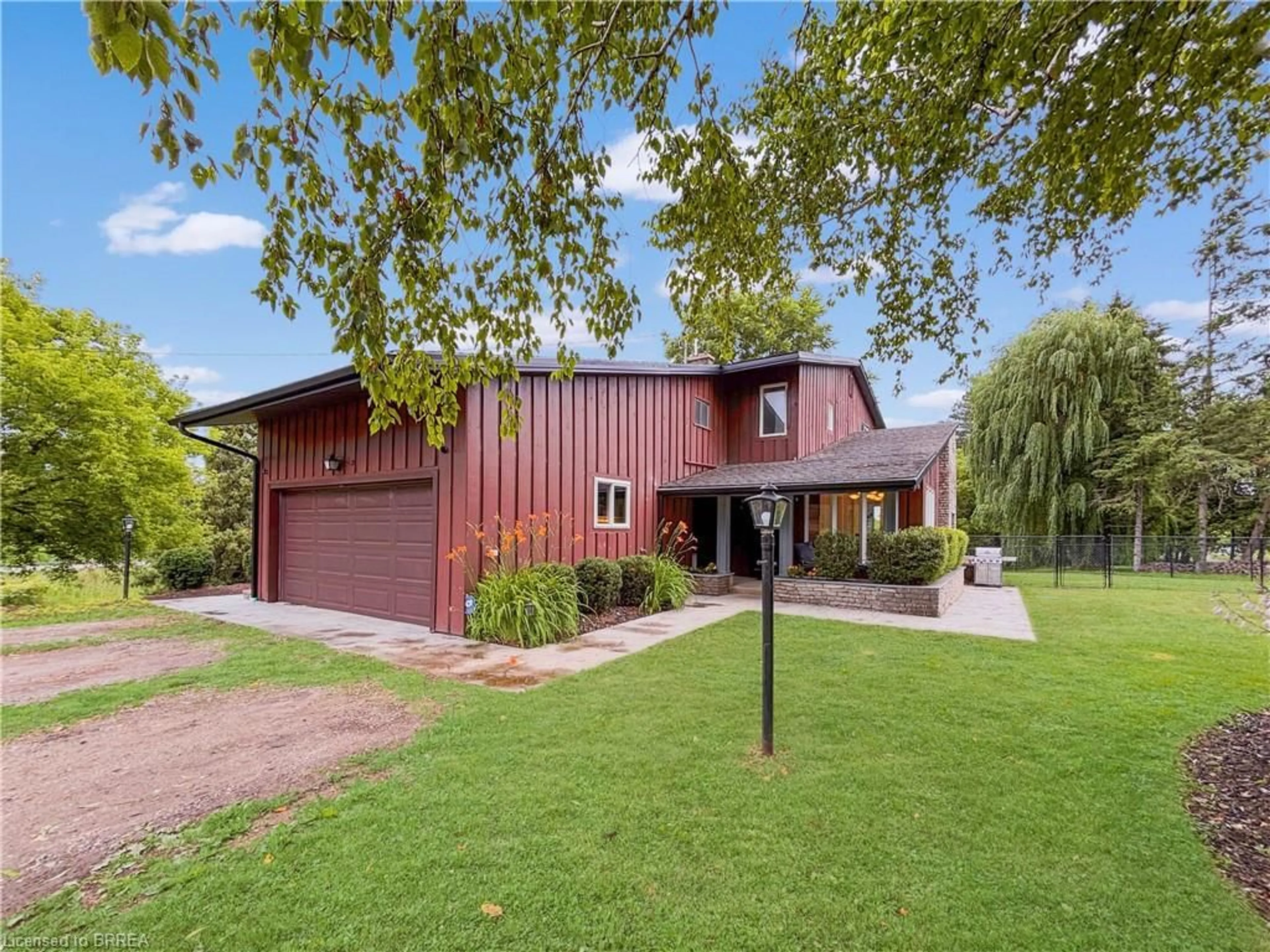 Home with brick exterior material, street for 138 Cockshutt Rd, Brantford Ontario N3T 5L6