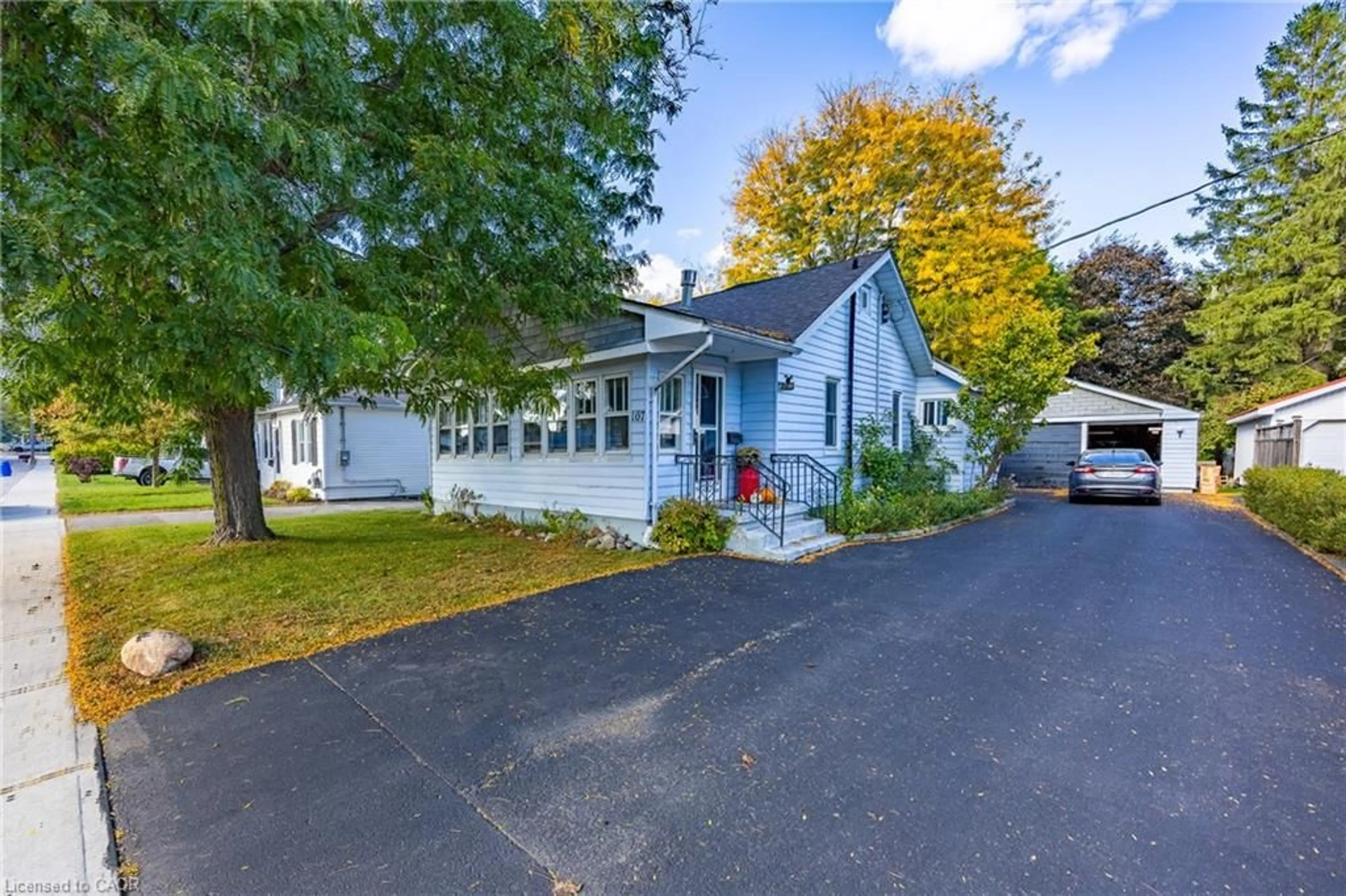 A pic from outside/outdoor area/front of a property/back of a property/a pic from drone, street for 167 Eastern Ave, Delhi Ontario N4B 1R8