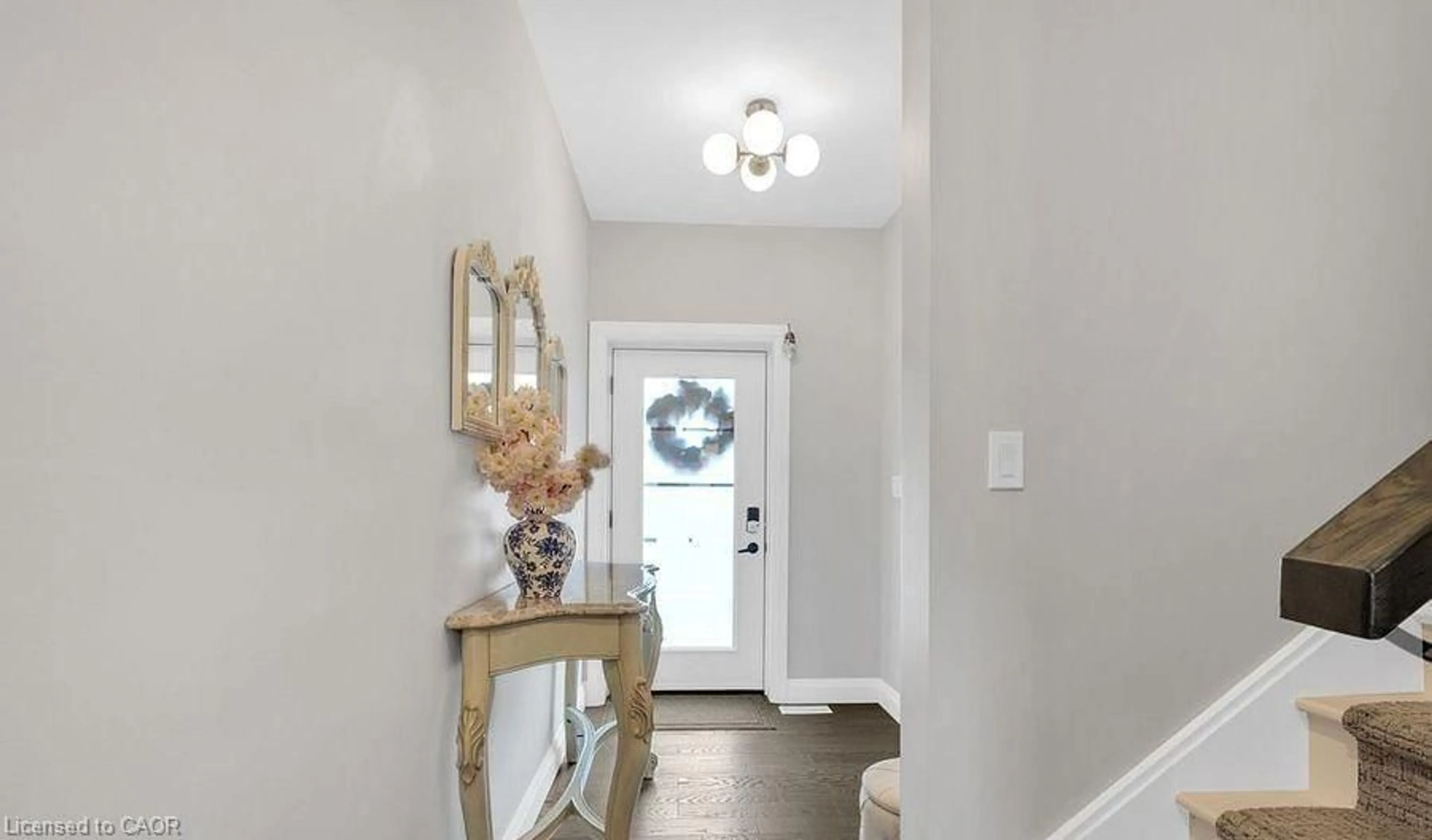 Indoor entryway for 361 Quarter Tline #602, Tillsonburg Ontario N4G 0K2