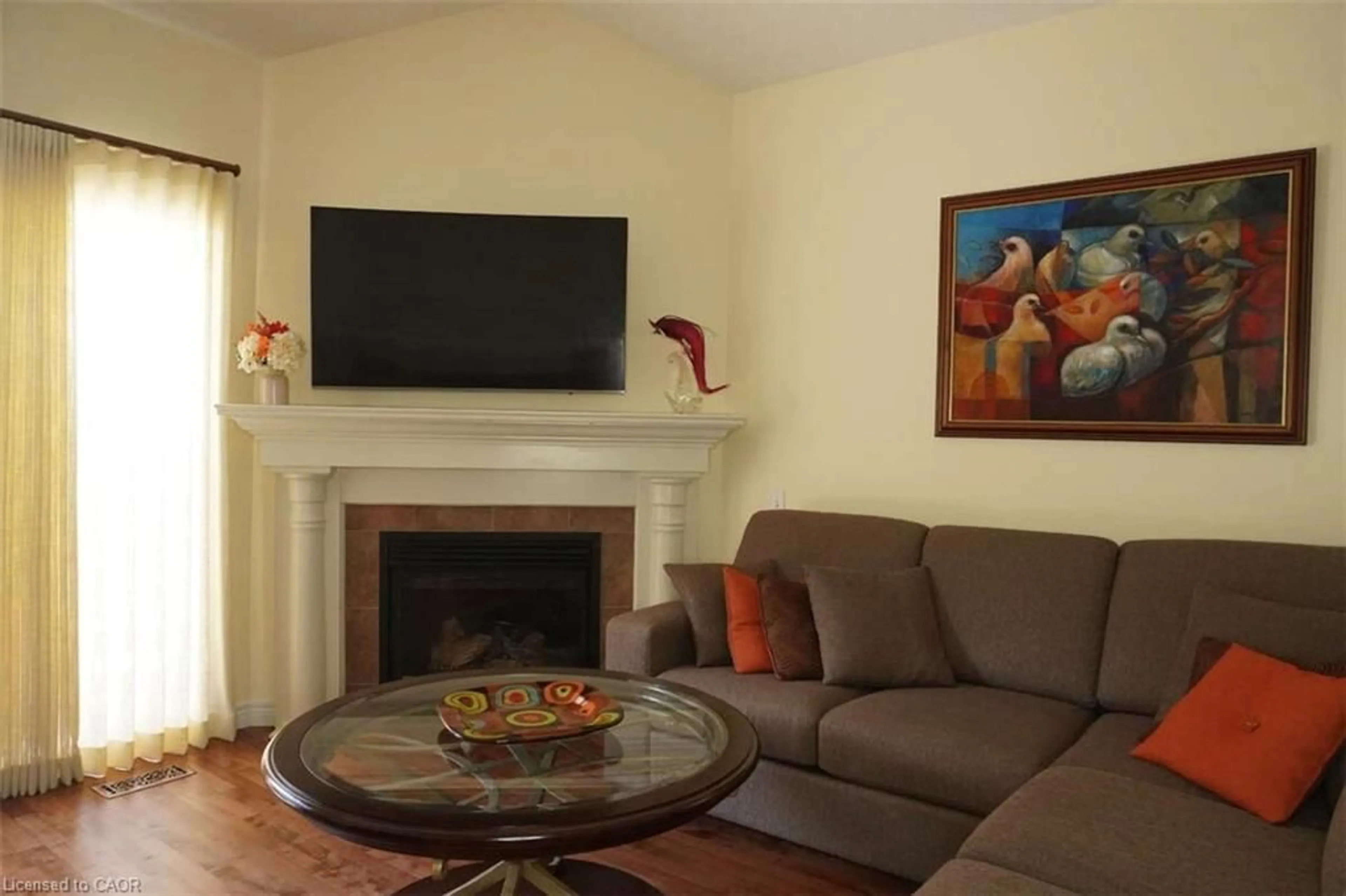 Living room with furniture, unknown for 2169 Orchard Rd #33, Burlington Ontario L7L 7J1