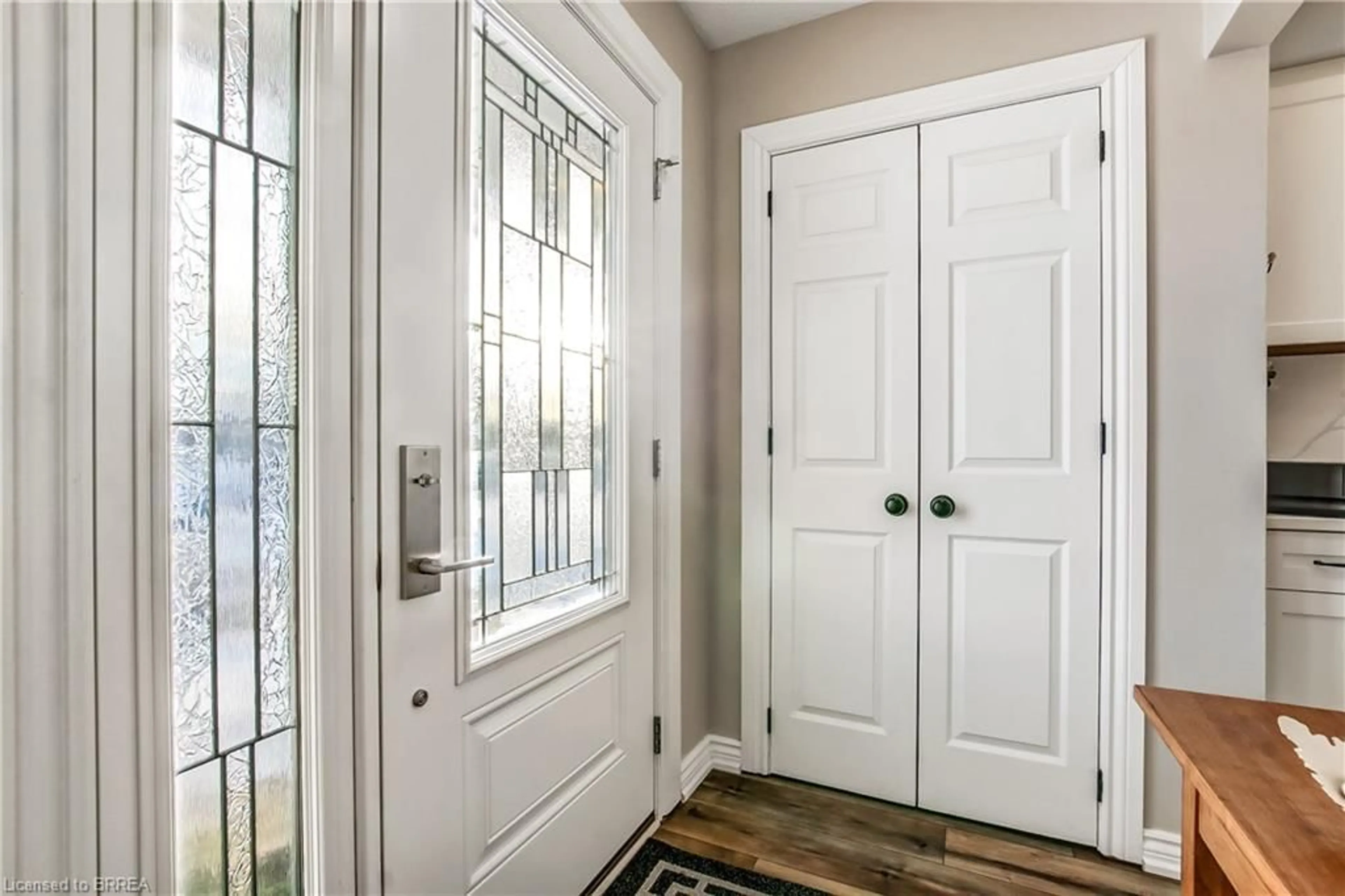 Indoor entryway for 4 Maple Cres, Paris Ontario N3L 3R4