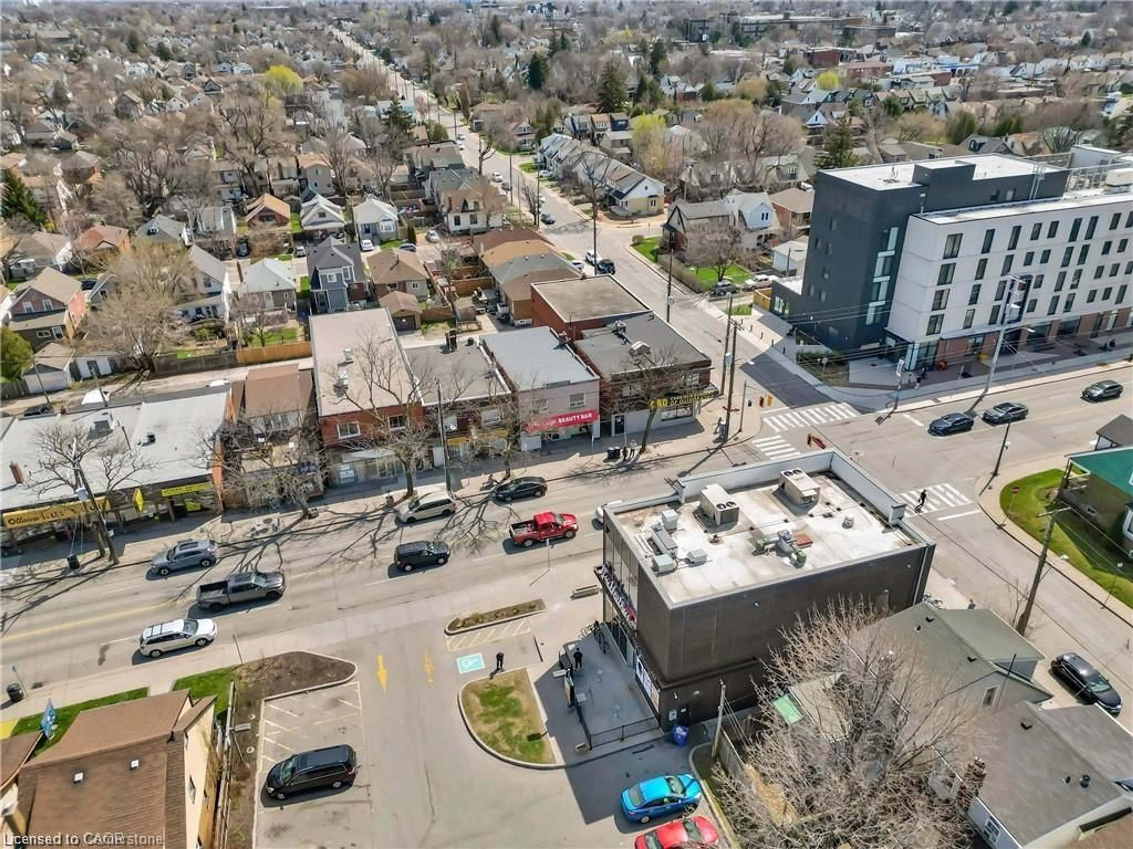 A pic from outside/outdoor area/front of a property/back of a property/a pic from drone, street for 70 Ottawa St, Hamilton Ontario L8H 3Z1