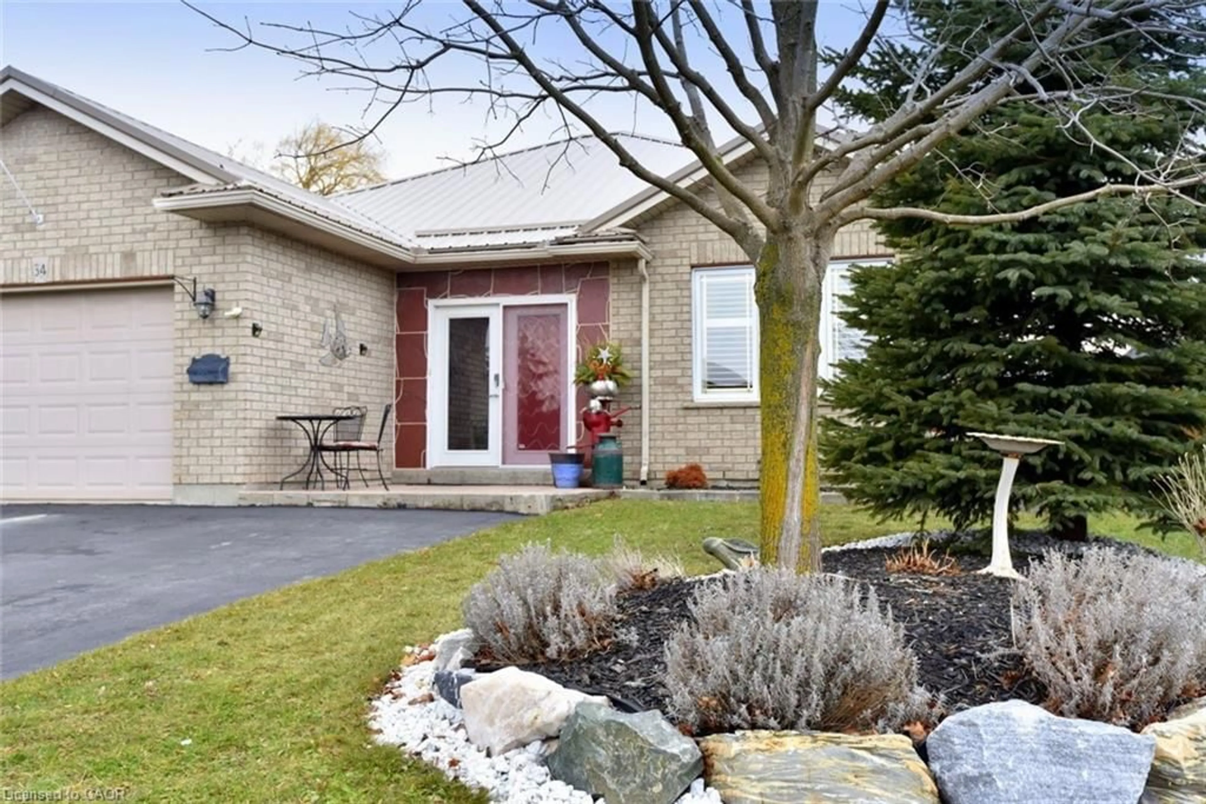 Home with brick exterior material, street for 34 Davis St, Jarvis Ontario L0A 1J0