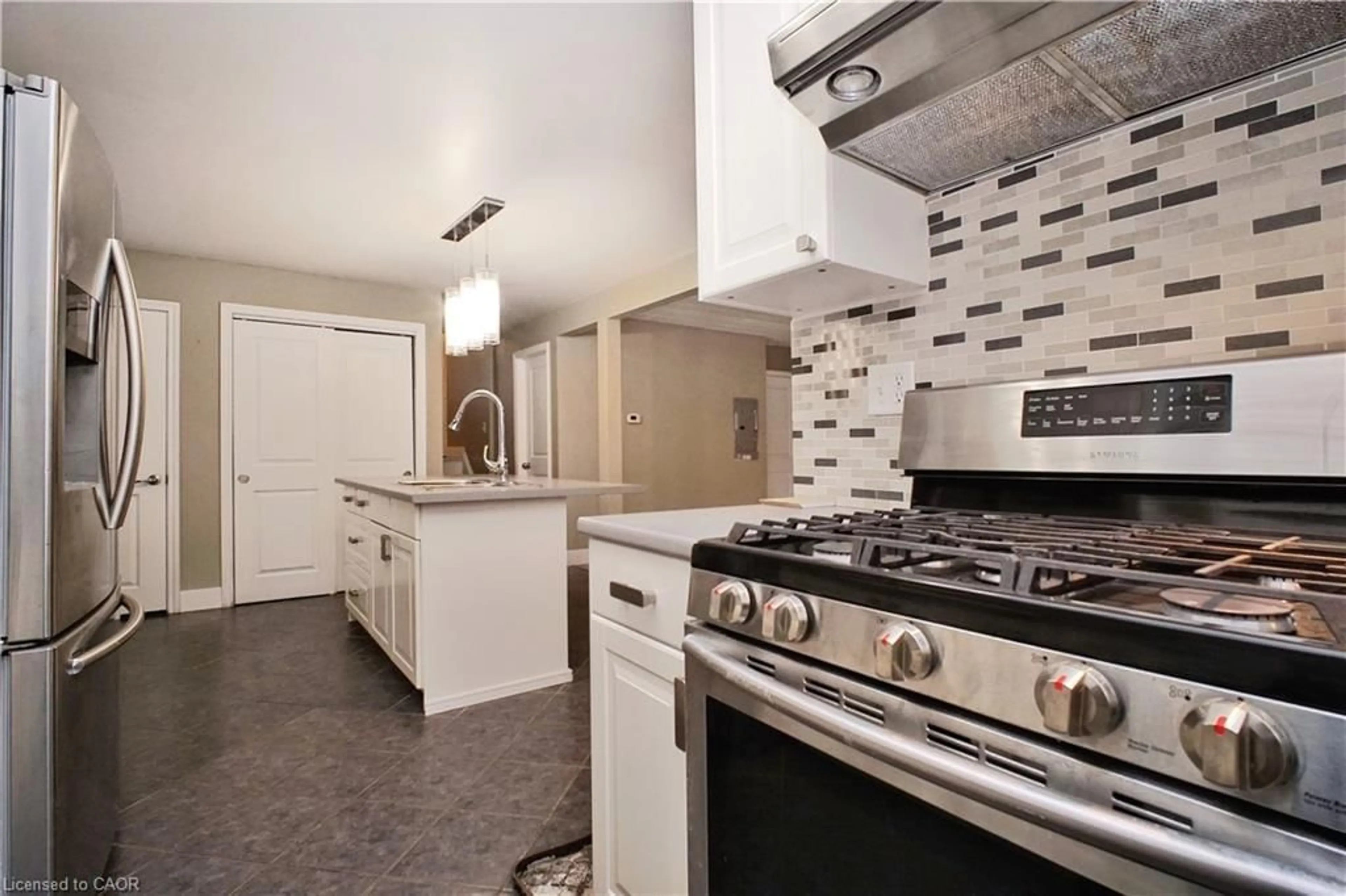 Standard kitchen, ceramic/tile floor for 61 Bosworth Cres, Kitchener Ontario N2E 1Y9