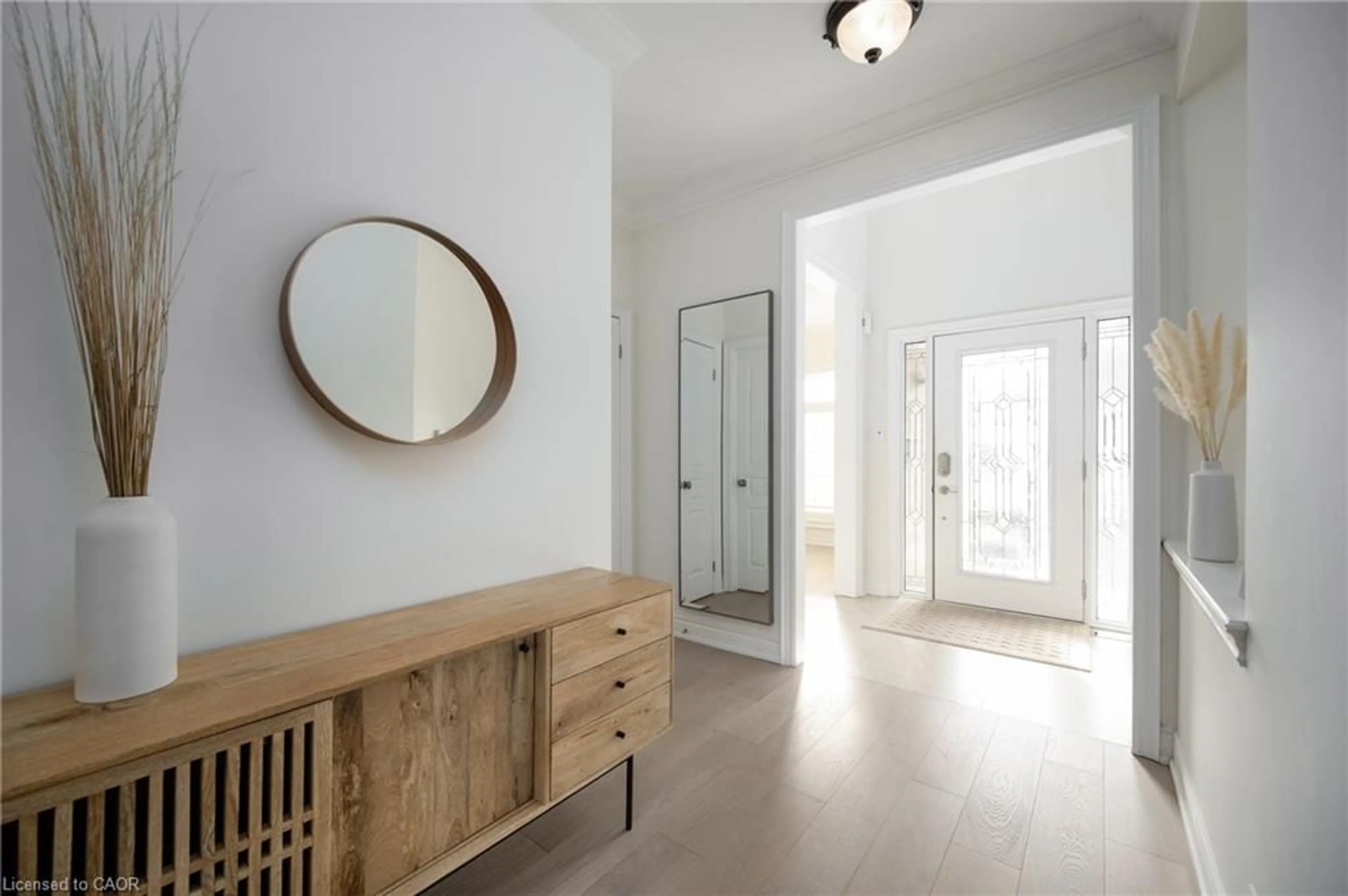 Indoor entryway for 3549 King St, Vineland Ontario L0R 2C0