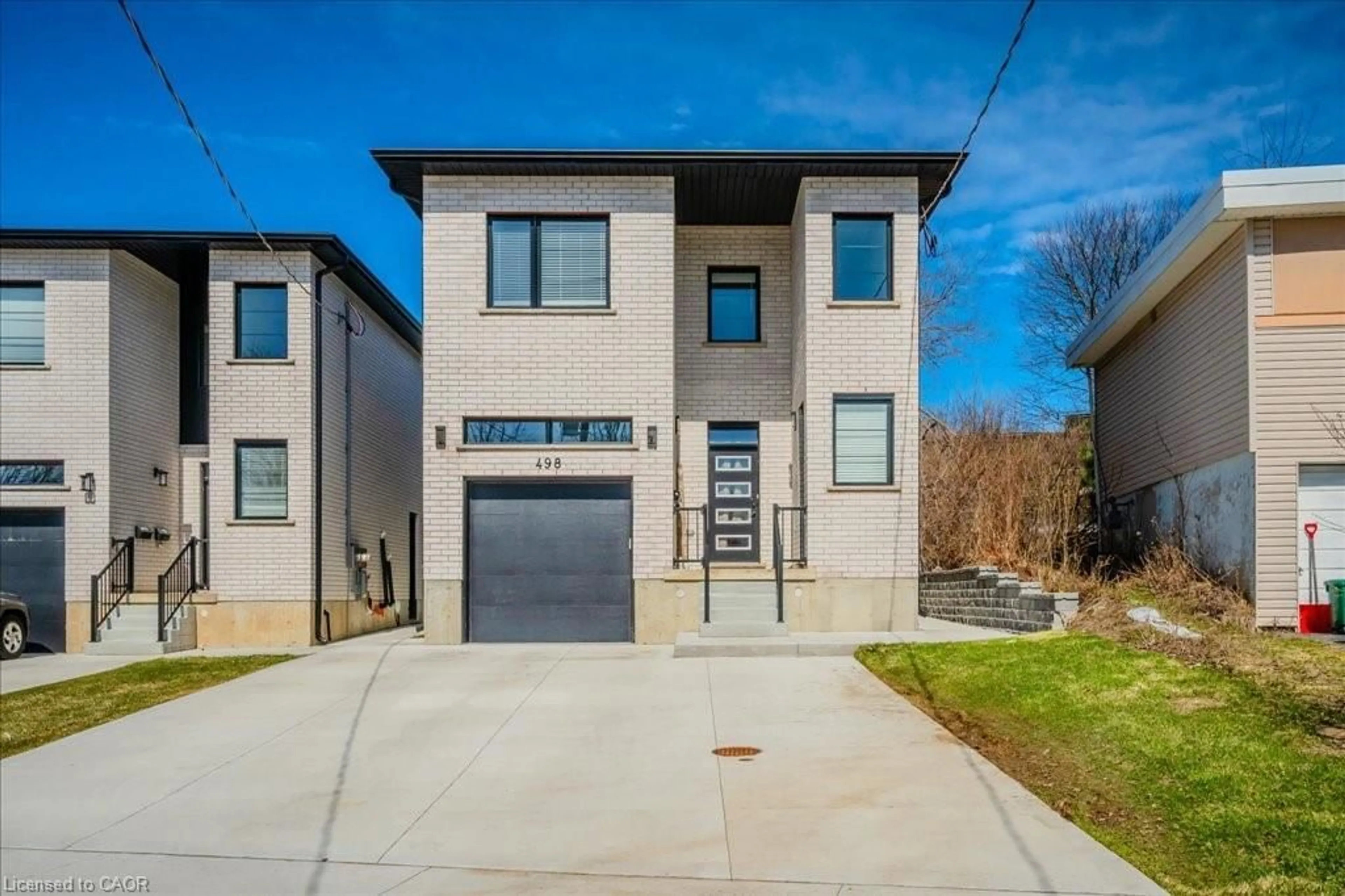 Home with brick exterior material, street for 498 Karn St, Kitchener Ontario N2M 2C1
