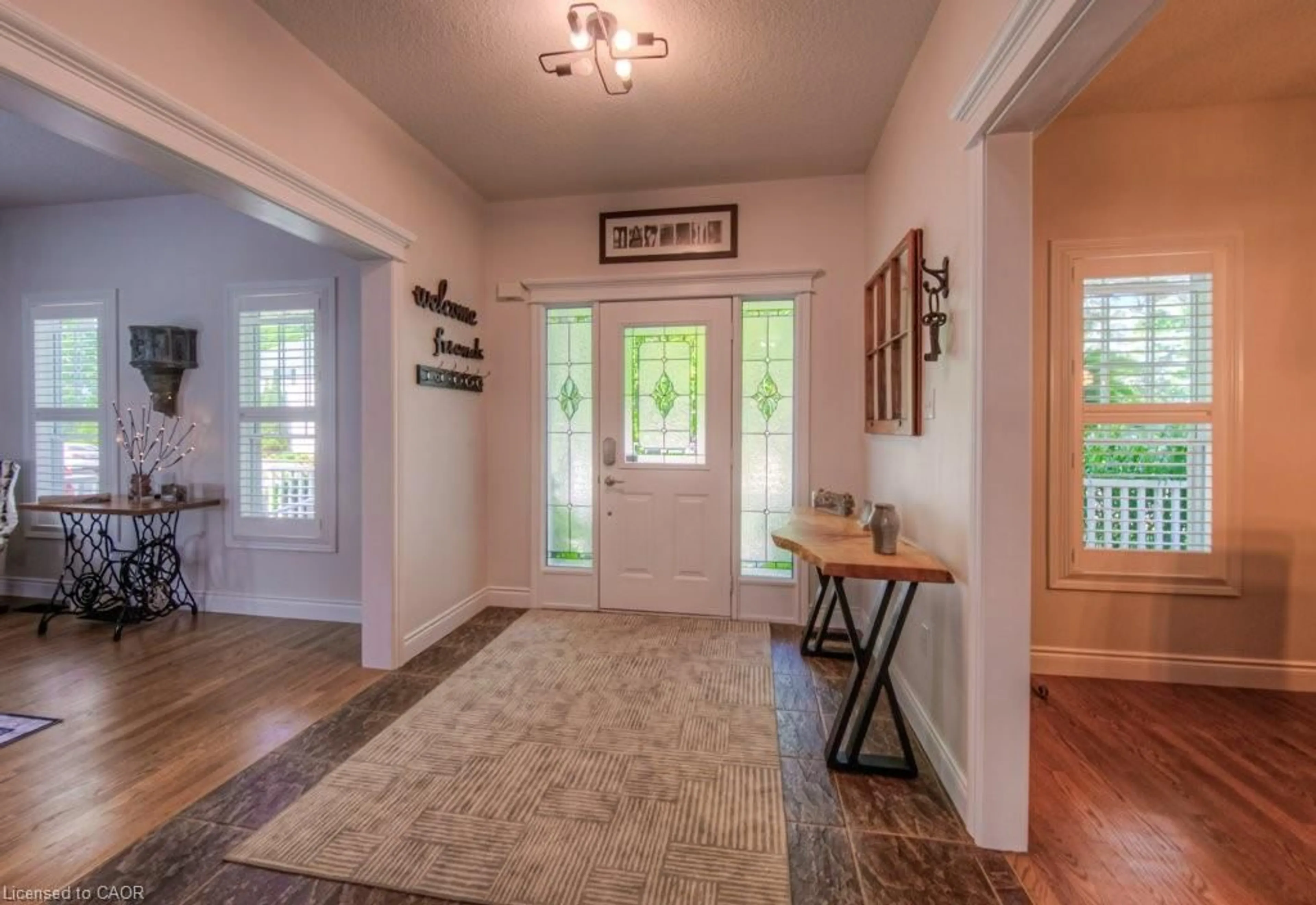 Indoor entryway for 177 Old Maple Blvd, Rockwood Ontario N0B 2K0