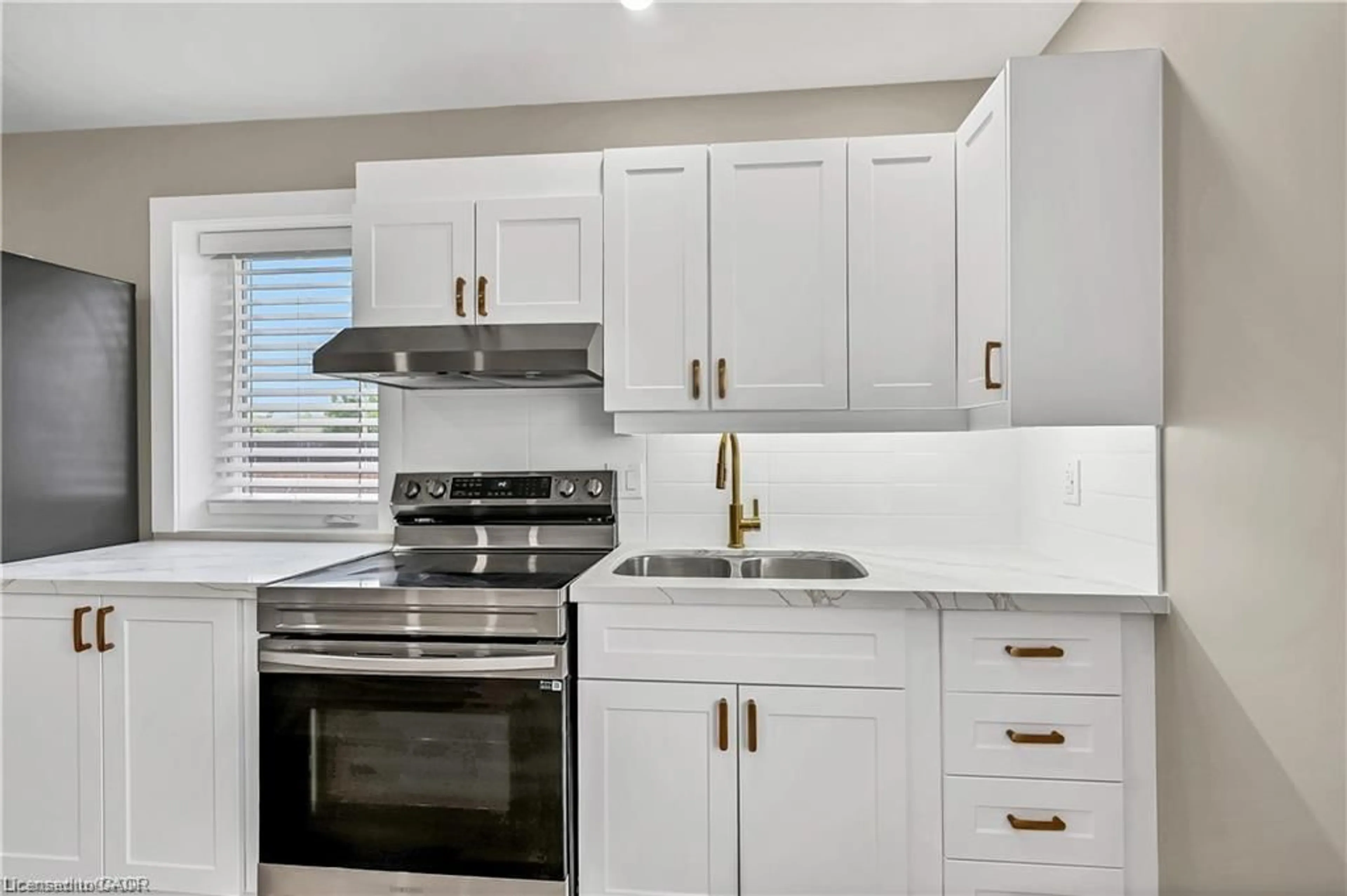 Open concept kitchen, ceramic/tile floor for 1466 Main St #Upper 1, Hamilton Ontario L8K 1C6