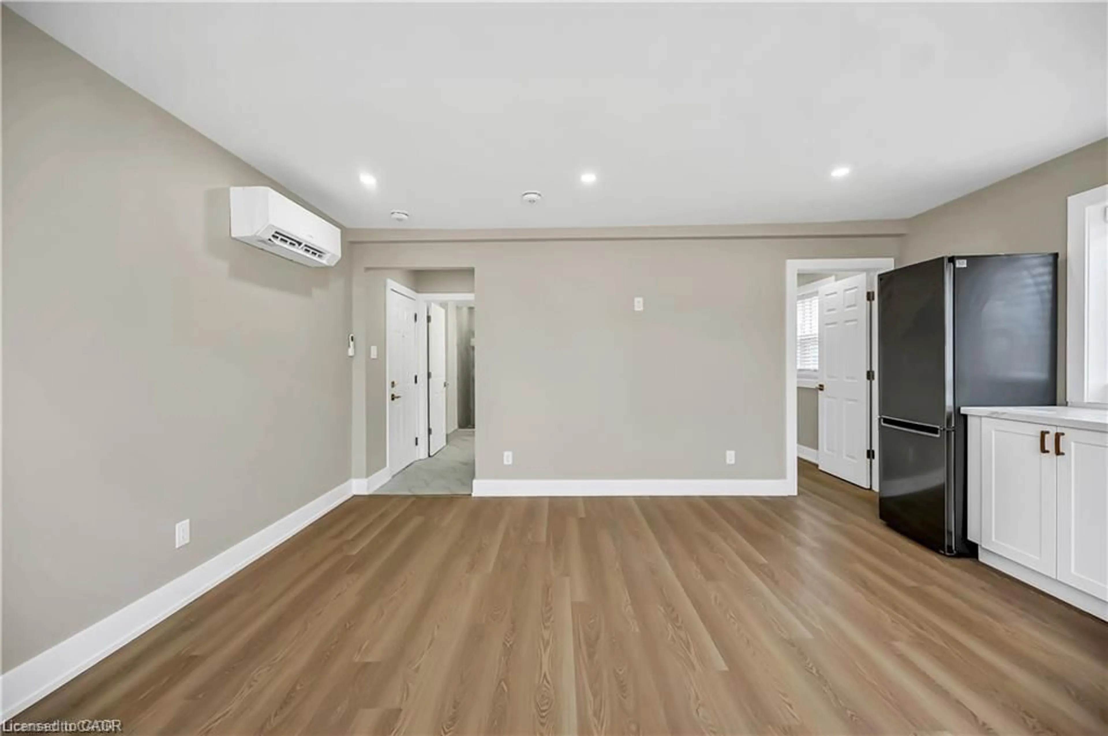 A pic of a room for 1466 Main St #Upper 1, Hamilton Ontario L8K 1C6