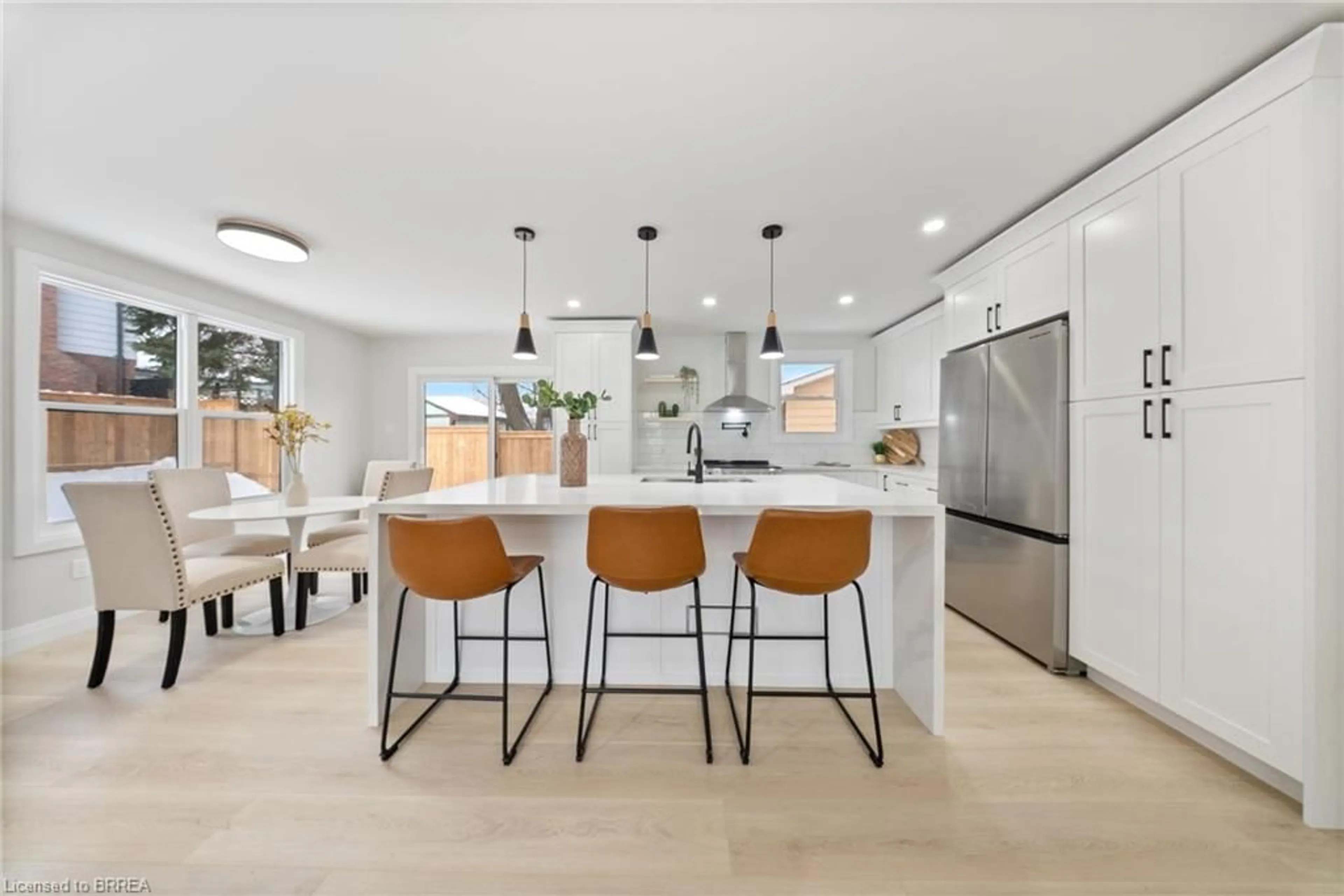 Open concept kitchen, ceramic/tile floor for 31 Hillcrest Ave, Brantford Ontario N3T 5Z2