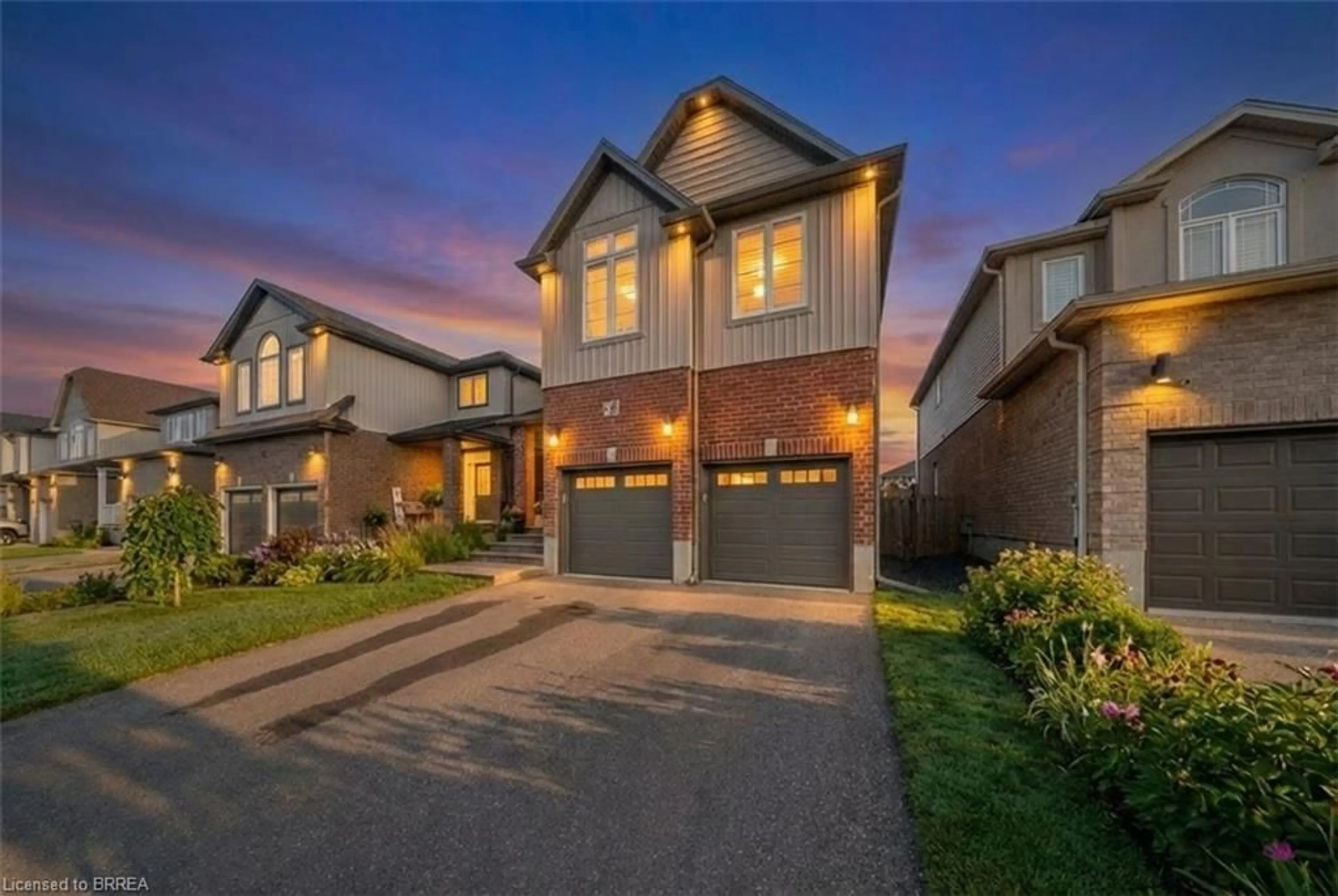 Home with brick exterior material, street for 32 Arlington Pky, Paris Ontario N3L 0G2