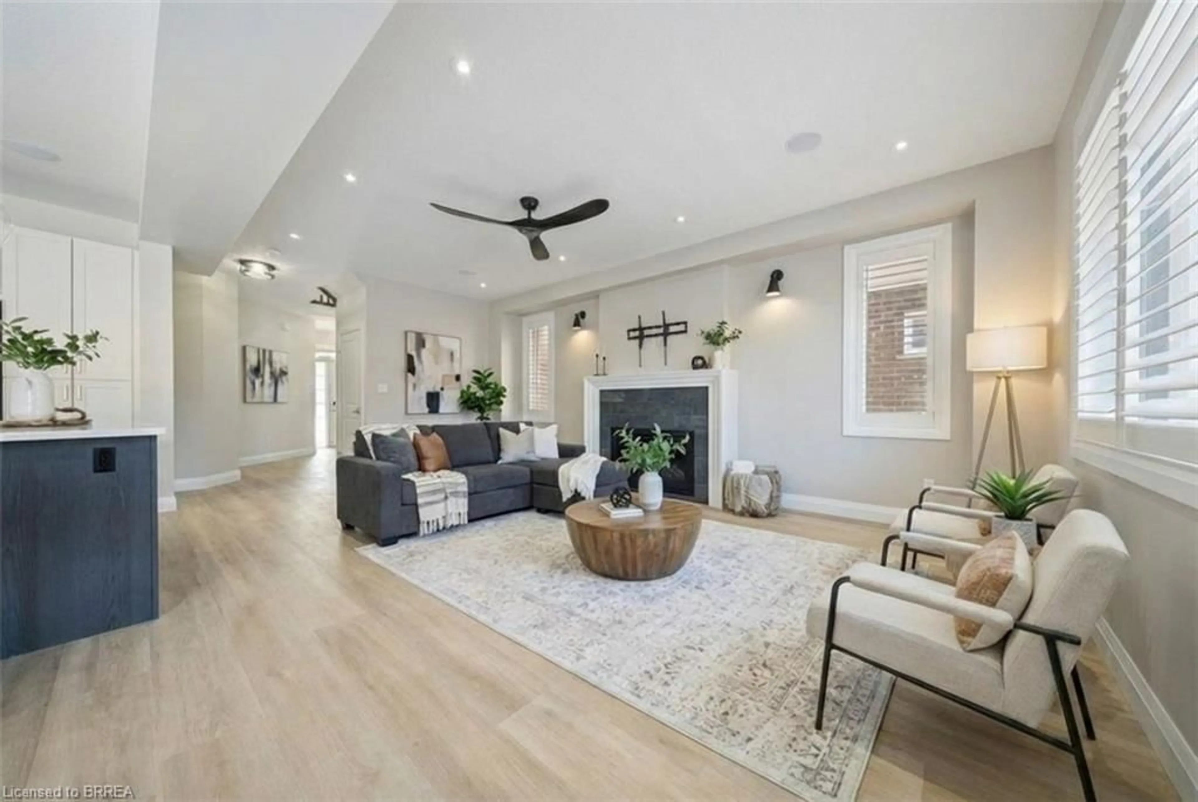 Living room with furniture, unknown for 32 Arlington Pky, Paris Ontario N3L 0G2