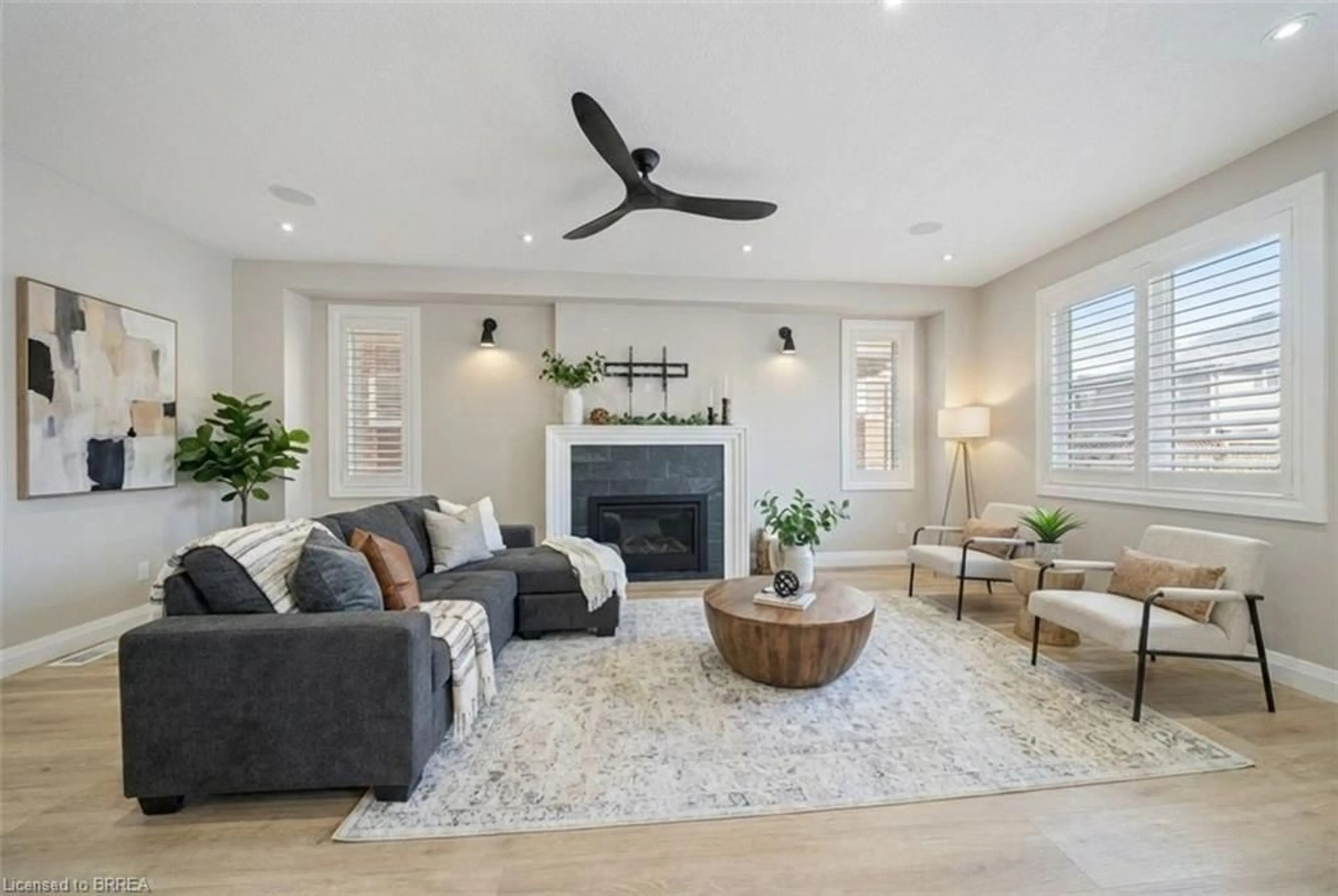 Living room with furniture, unknown for 32 Arlington Pky, Paris Ontario N3L 0G2