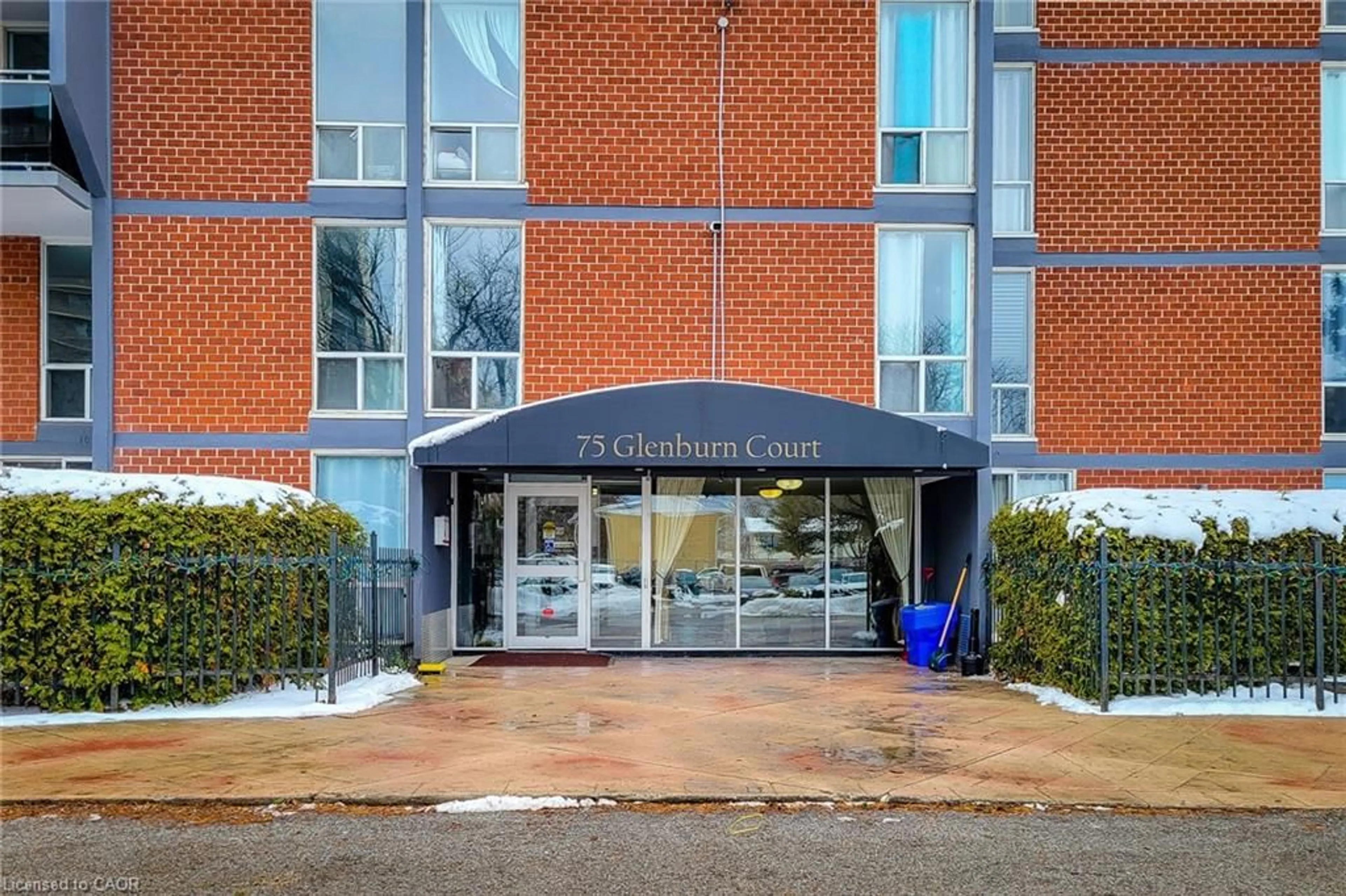 Indoor foyer for 75 Glenburn Crt #905, Hamilton Ontario L8E 1C1