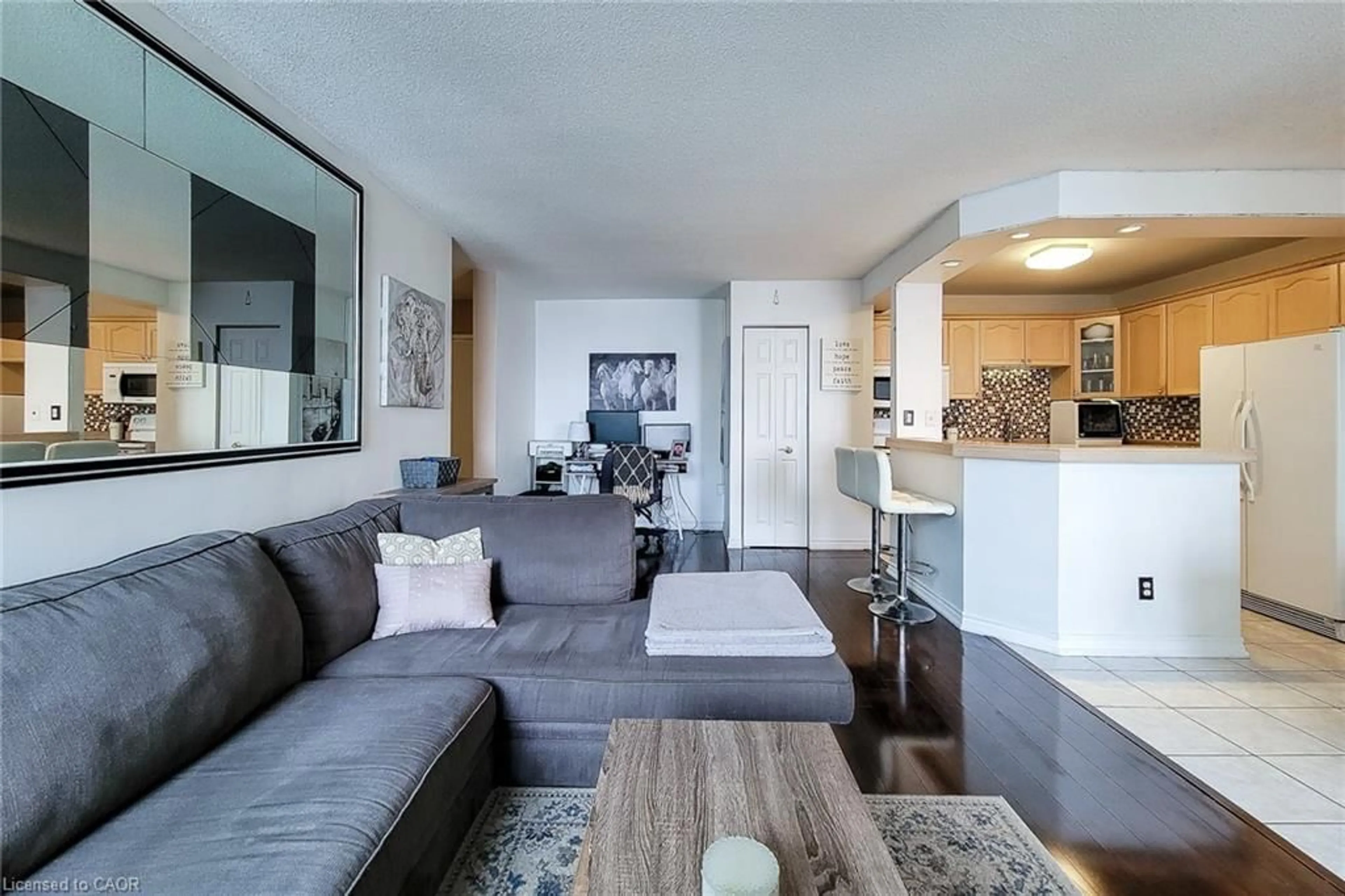 Living room with furniture, unknown for 75 Glenburn Crt #905, Hamilton Ontario L8E 1C1