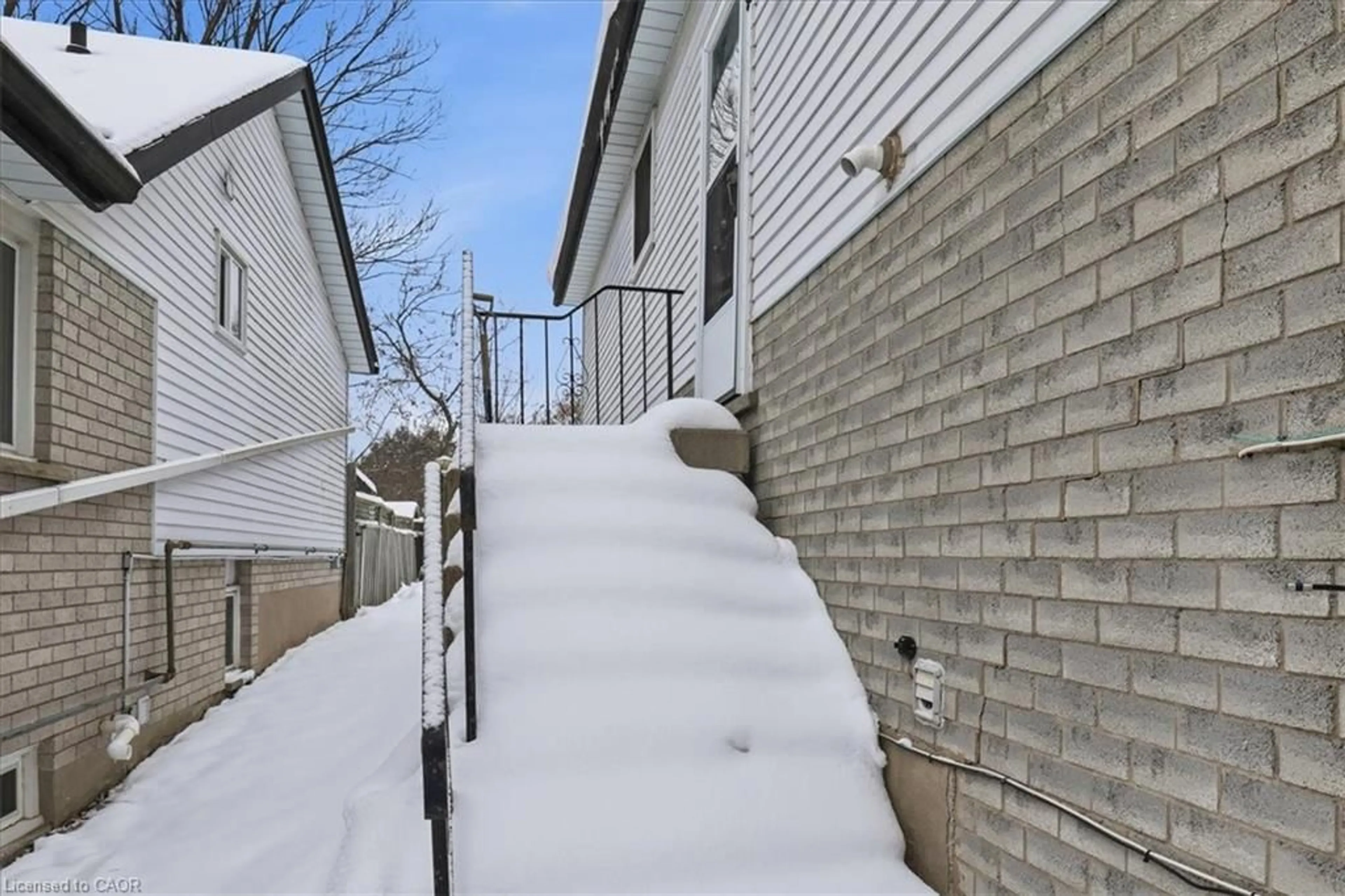 Stairs for 67 Old Carriage Dr, Kitchener Ontario N2P 1H5