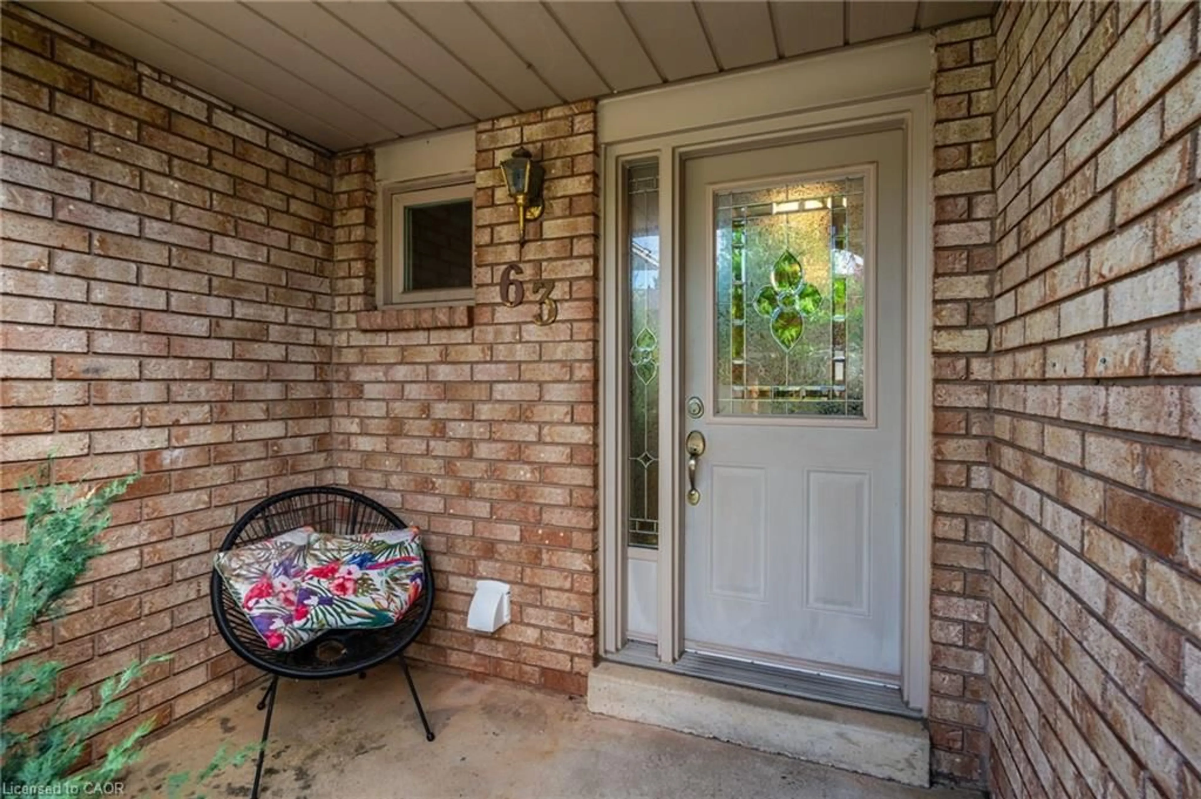 Indoor entryway for 391 Stone Church Rd #63, Hamilton Ontario L9B 2H3