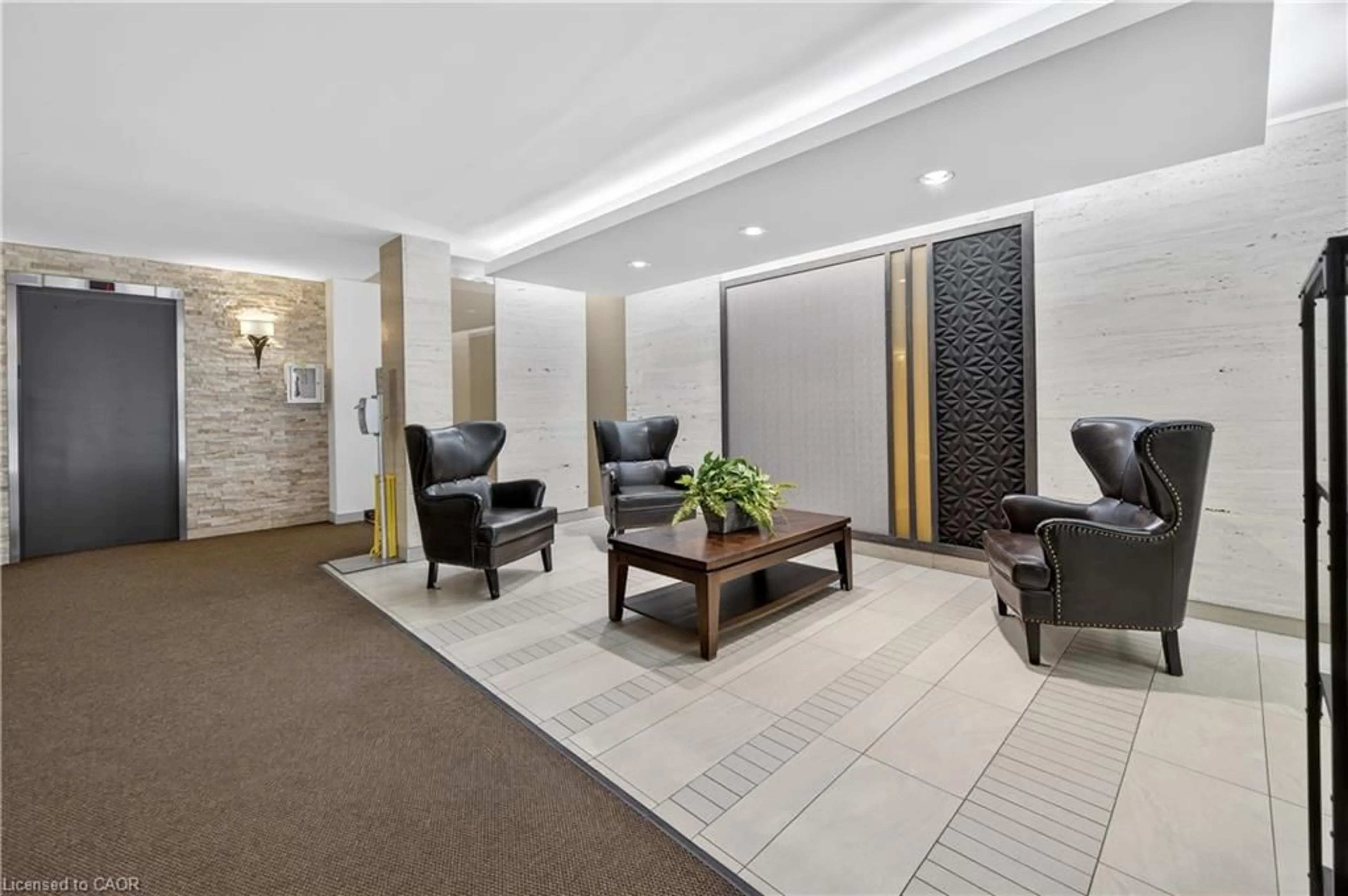 Lobby for 1425 Ghent Ave #304, Burlington Ontario L7S 1X5