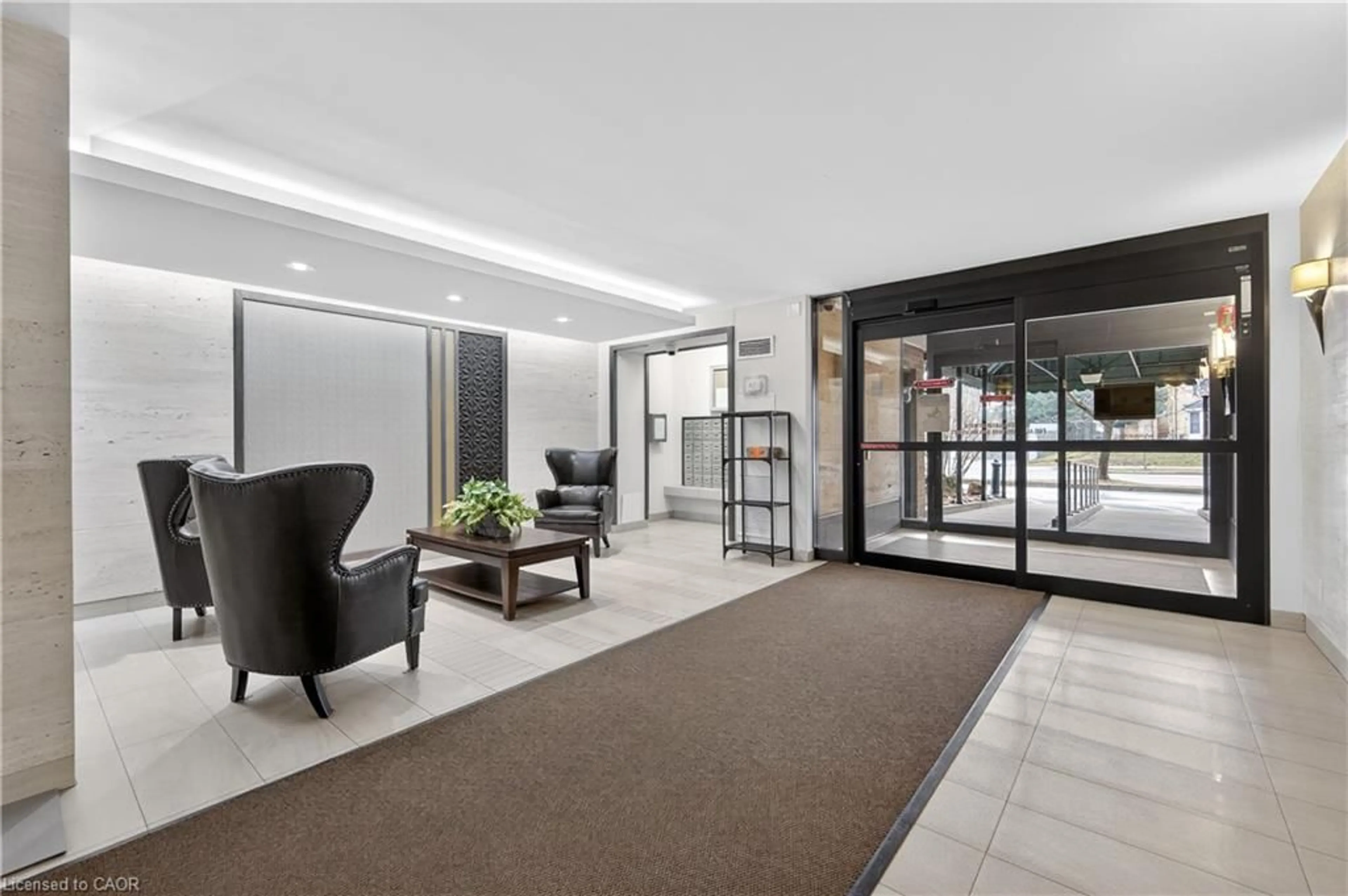 Lobby for 1425 Ghent Ave #304, Burlington Ontario L7S 1X5