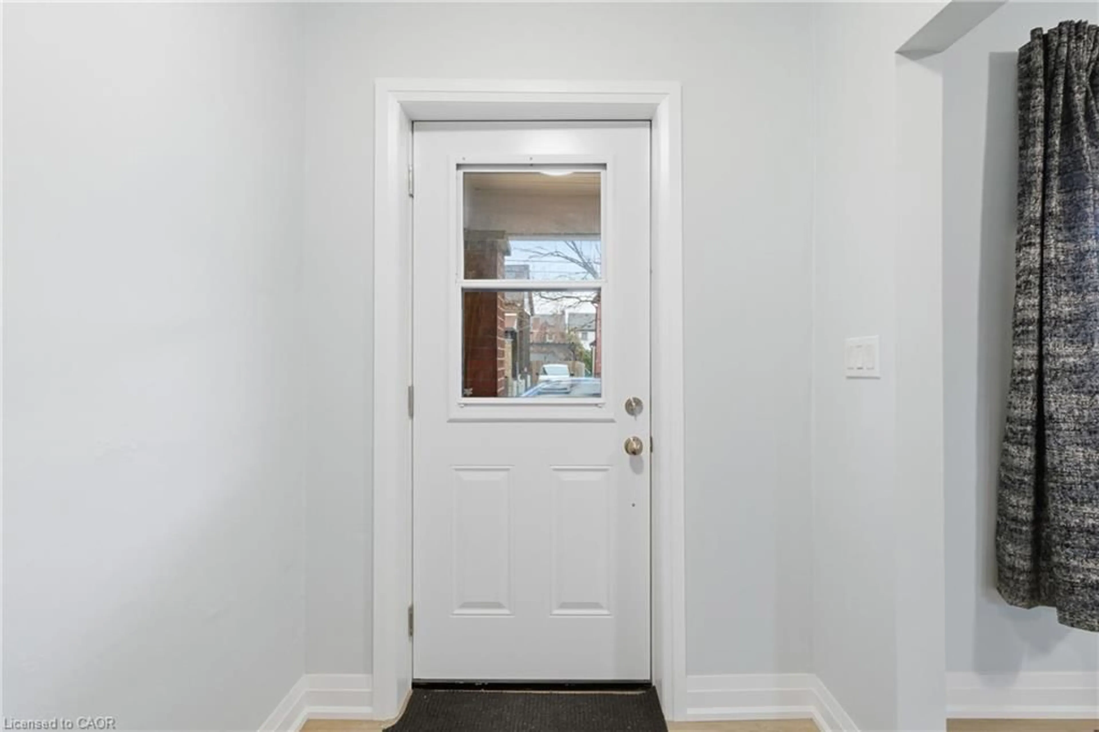 Indoor entryway for 149 Lottridge St, Hamilton Ontario L8L 6V5