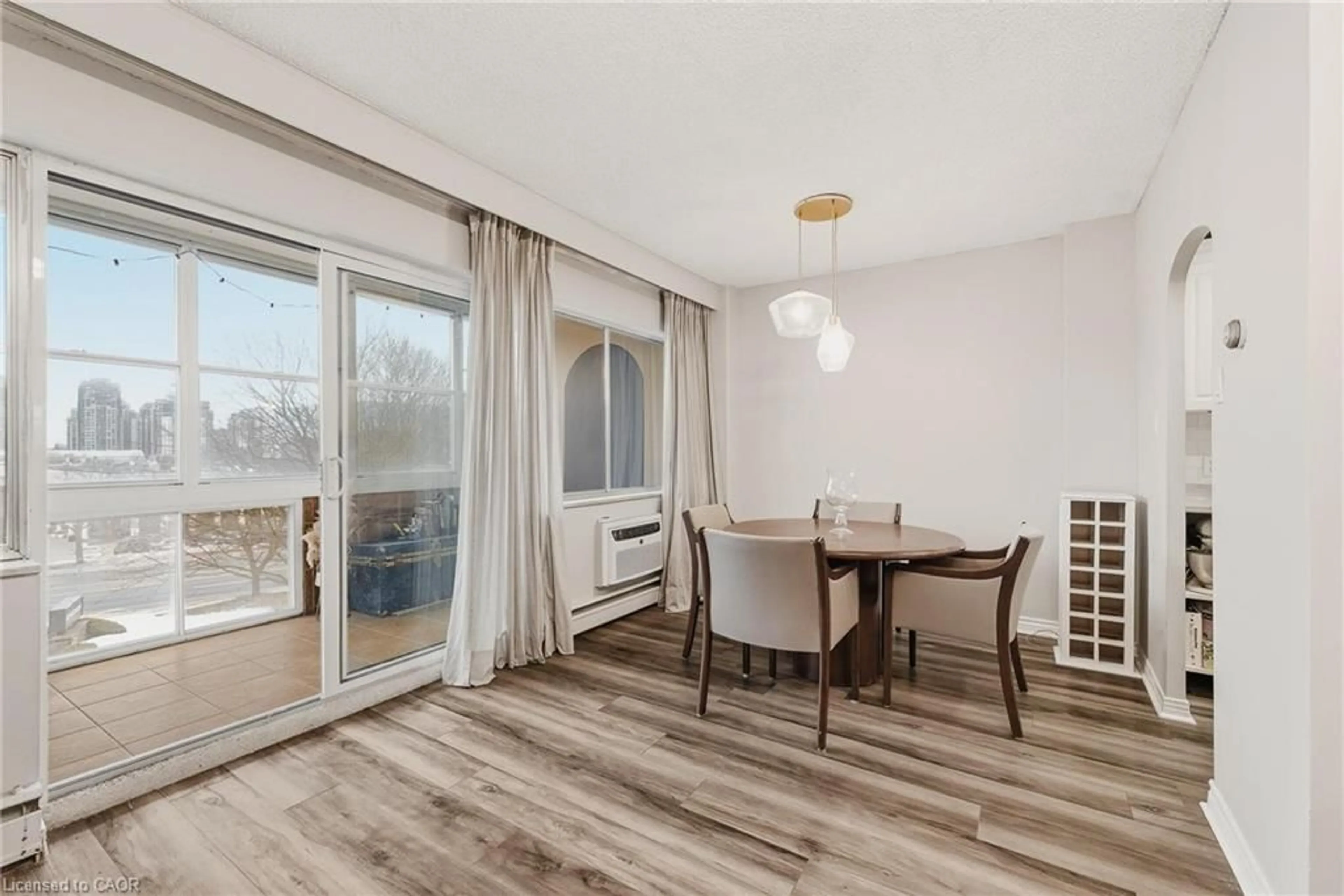 Unknown for 45 Westmount Rd #302, Waterloo Ontario N2L 2R3