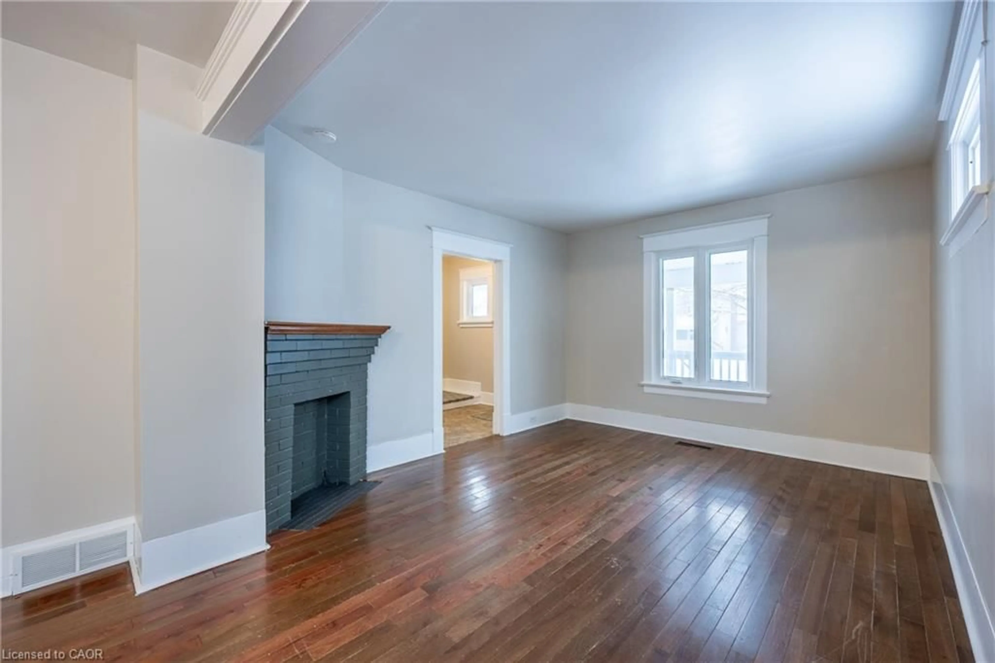 A pic of a room for 388 College Ave, Simcoe Ontario N3Y 4G9