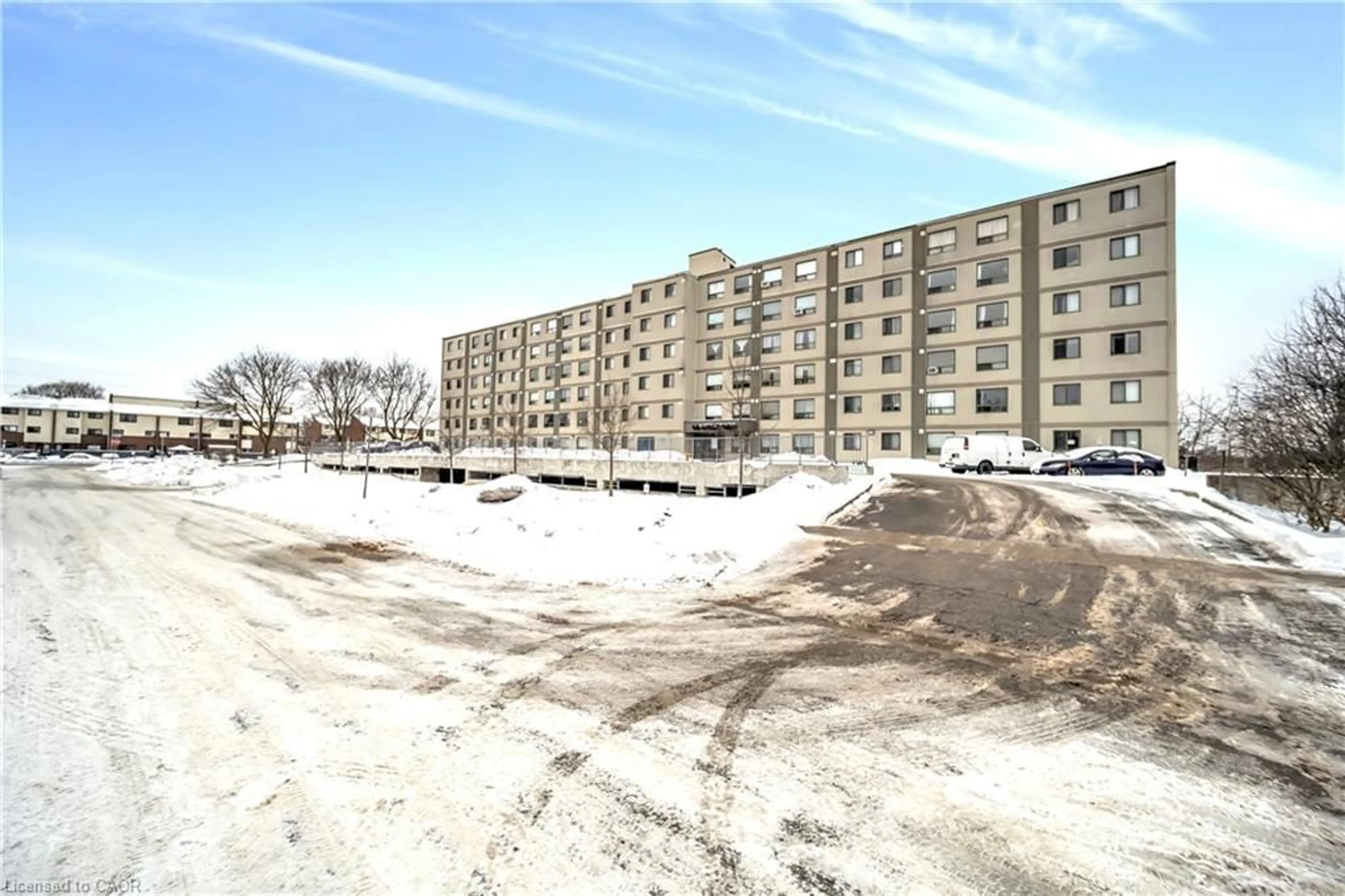 Unknown for 18 Holborn Crt #305, Kitchener Ontario N2A 4A1