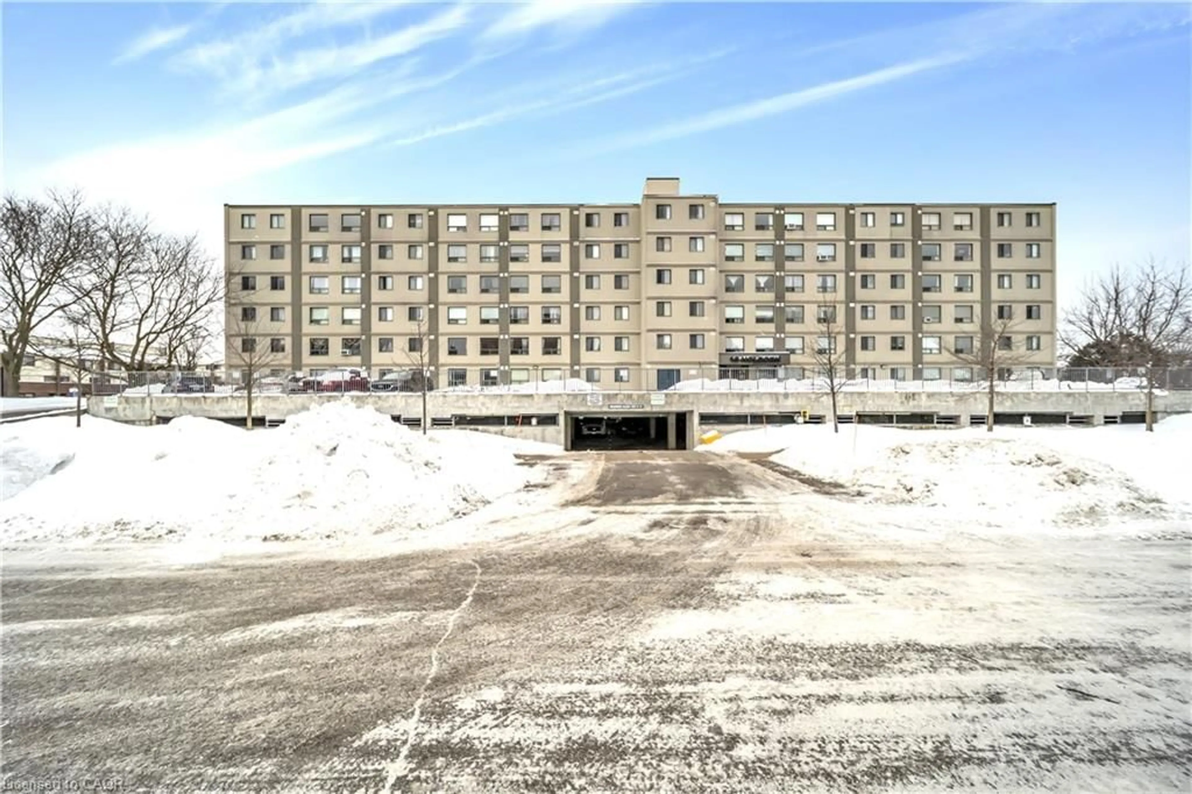 Unknown for 18 Holborn Crt #305, Kitchener Ontario N2A 4A1