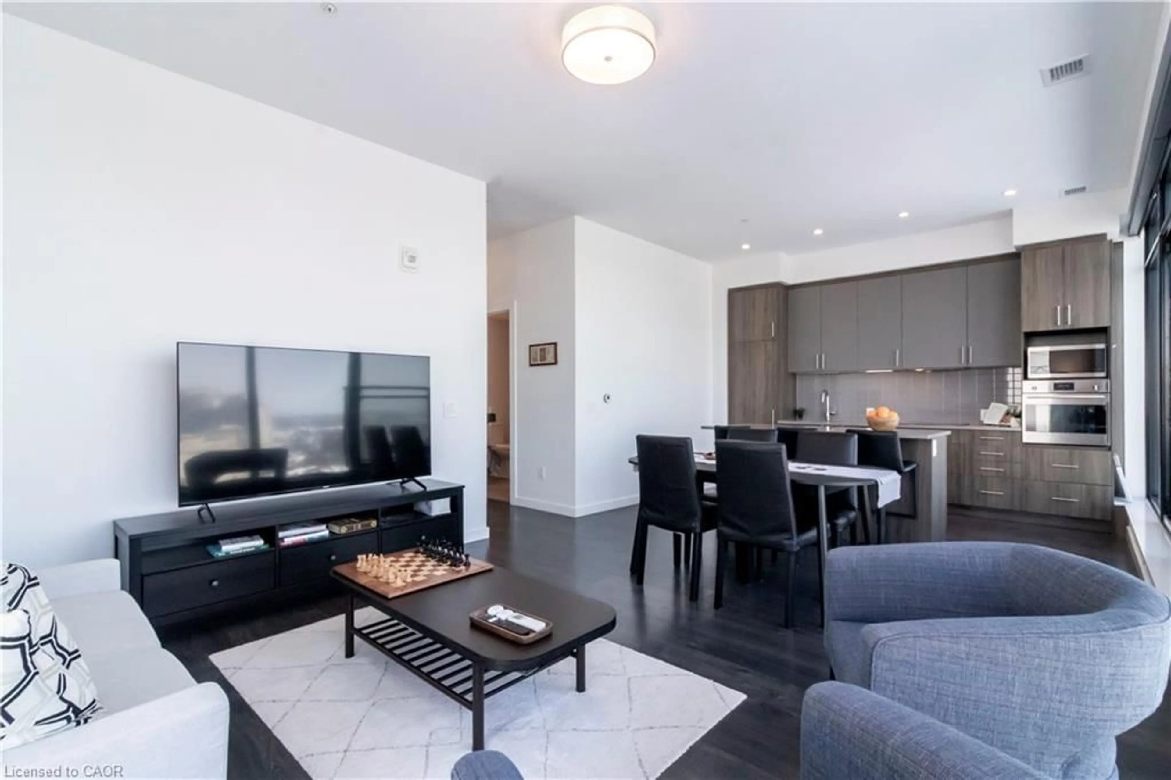 Living room with furniture, unknown for 181 King St #1513, Waterloo Ontario N2J 0E7